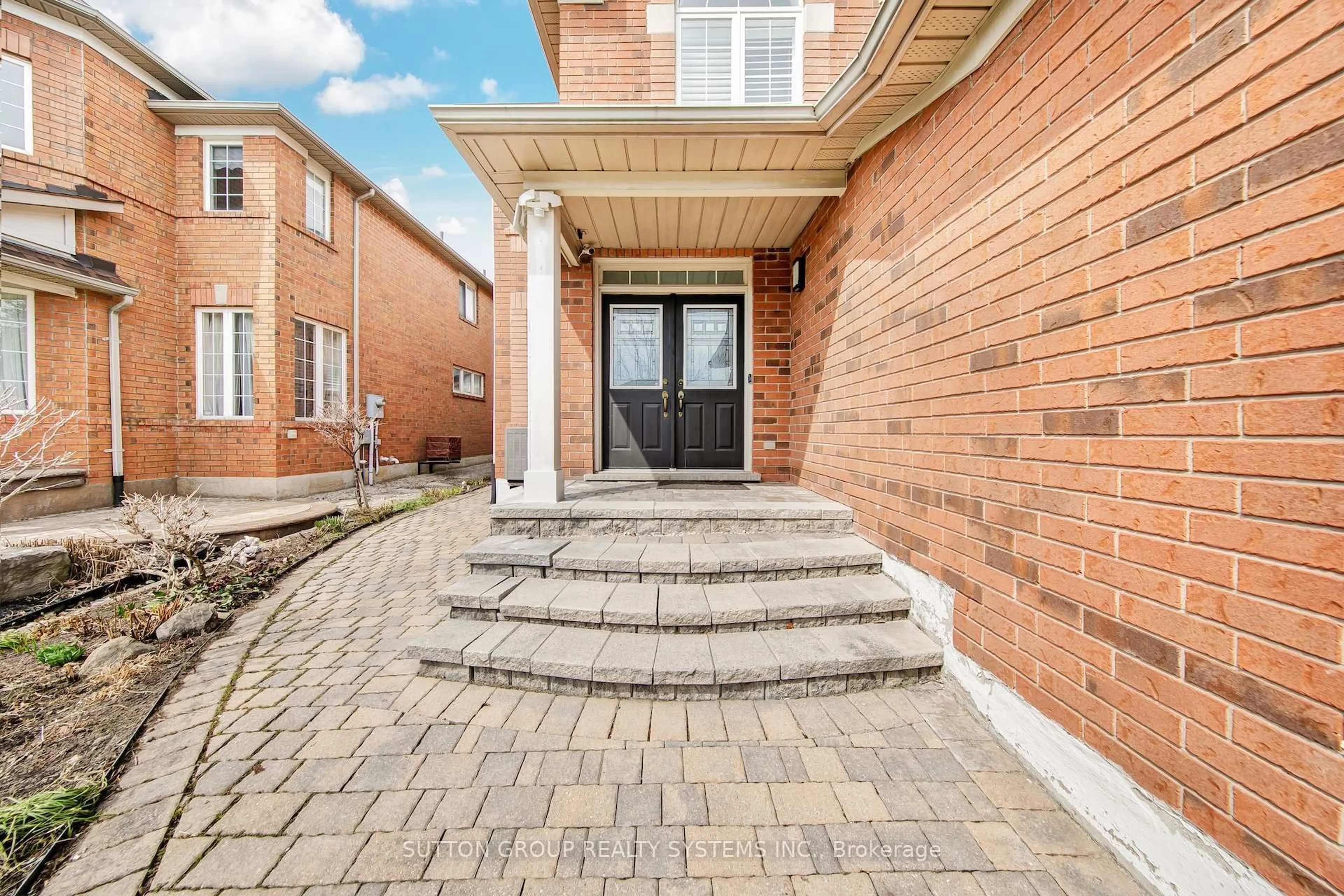 Home with brick exterior material, street for 3336 Crompton Cres, Mississauga Ontario L5B 4C7
