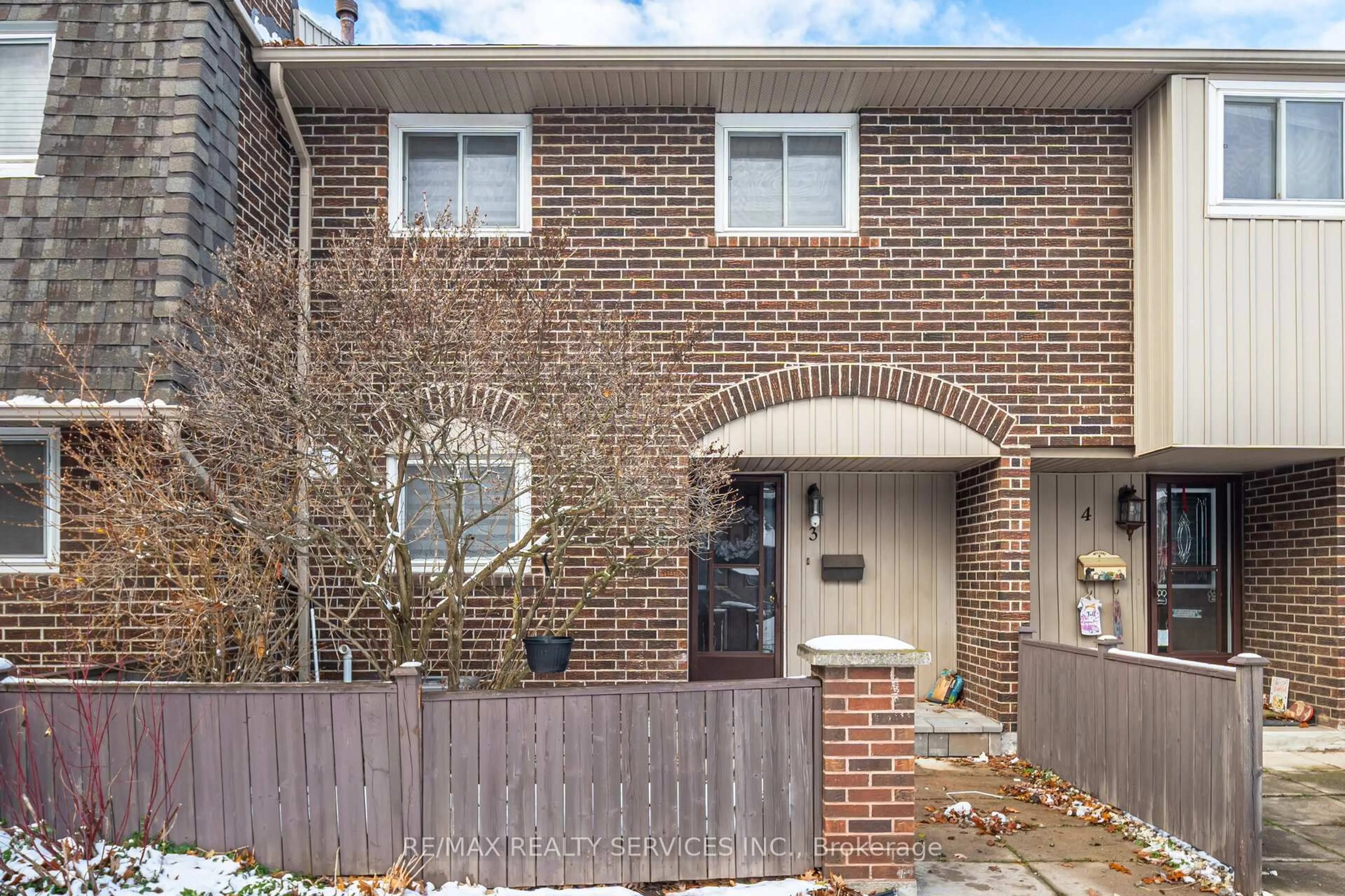 Home with brick exterior material, street for 1306 Guelph Line #Unit 3, Burlington Ontario L7P 2S9