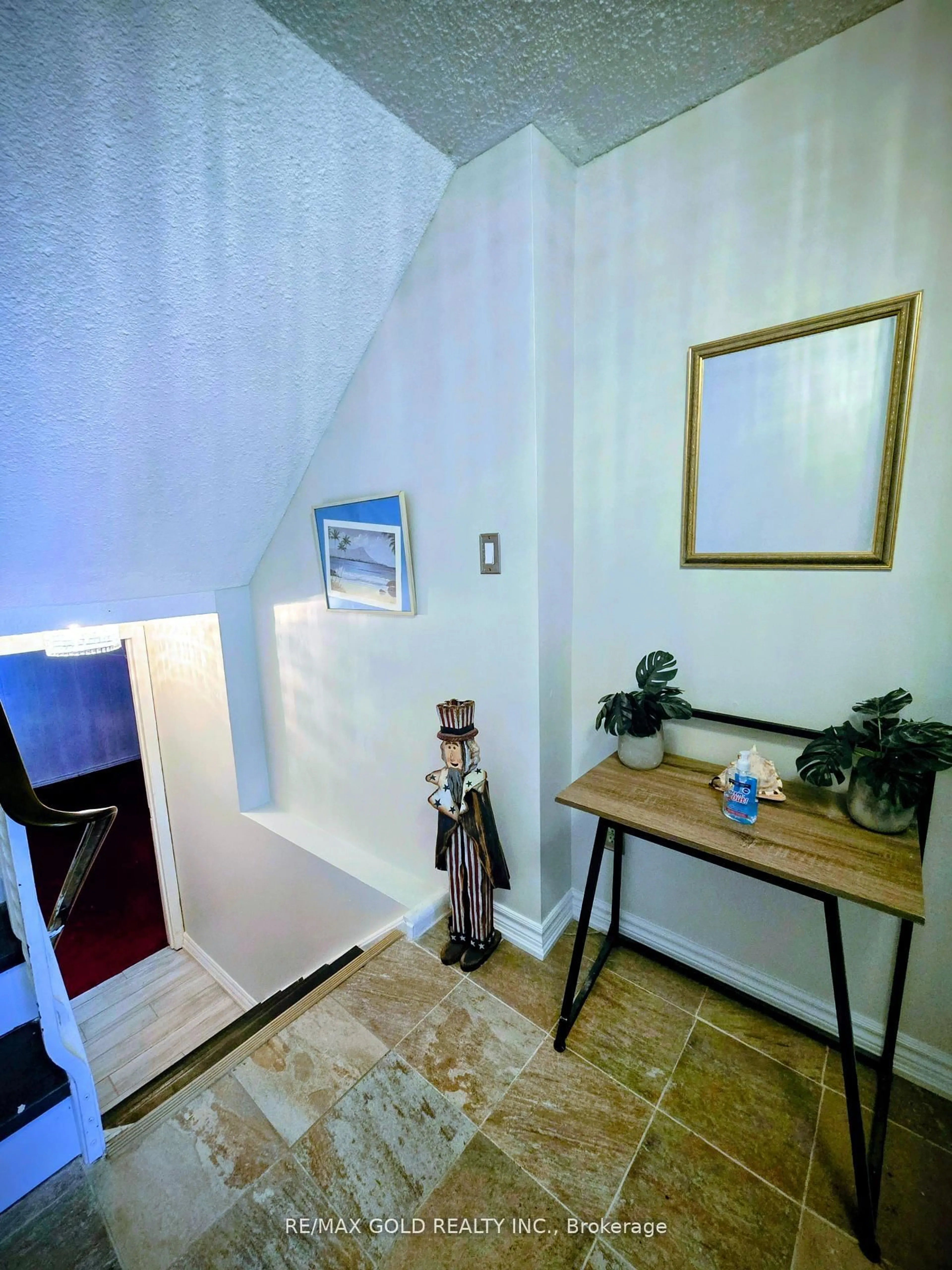 Unknown for 7707 Darcel Ave #26, Mississauga Ontario L4T 3W9