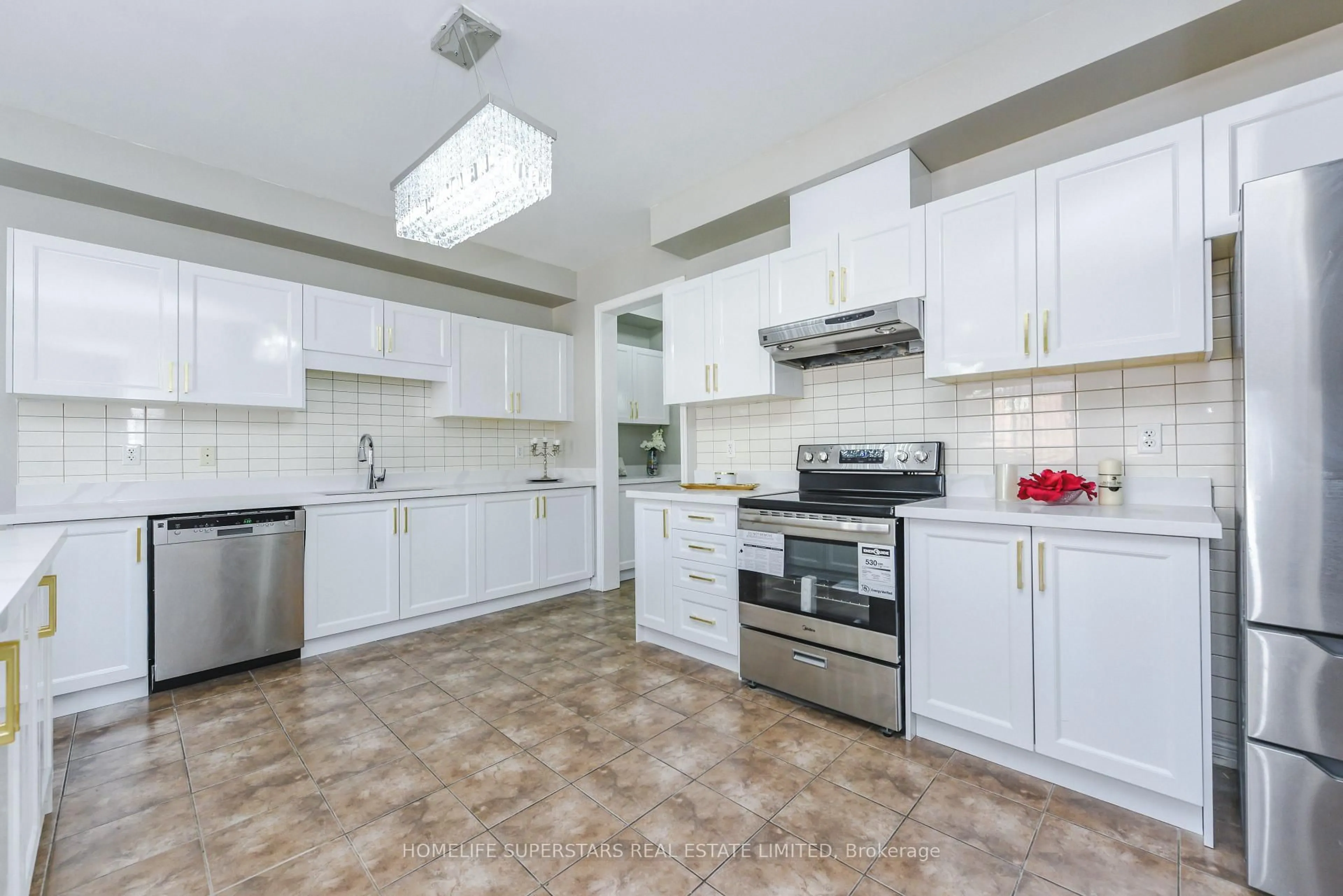 Unknown for 5 Amy Ave, Brampton Ontario L6P 3L7