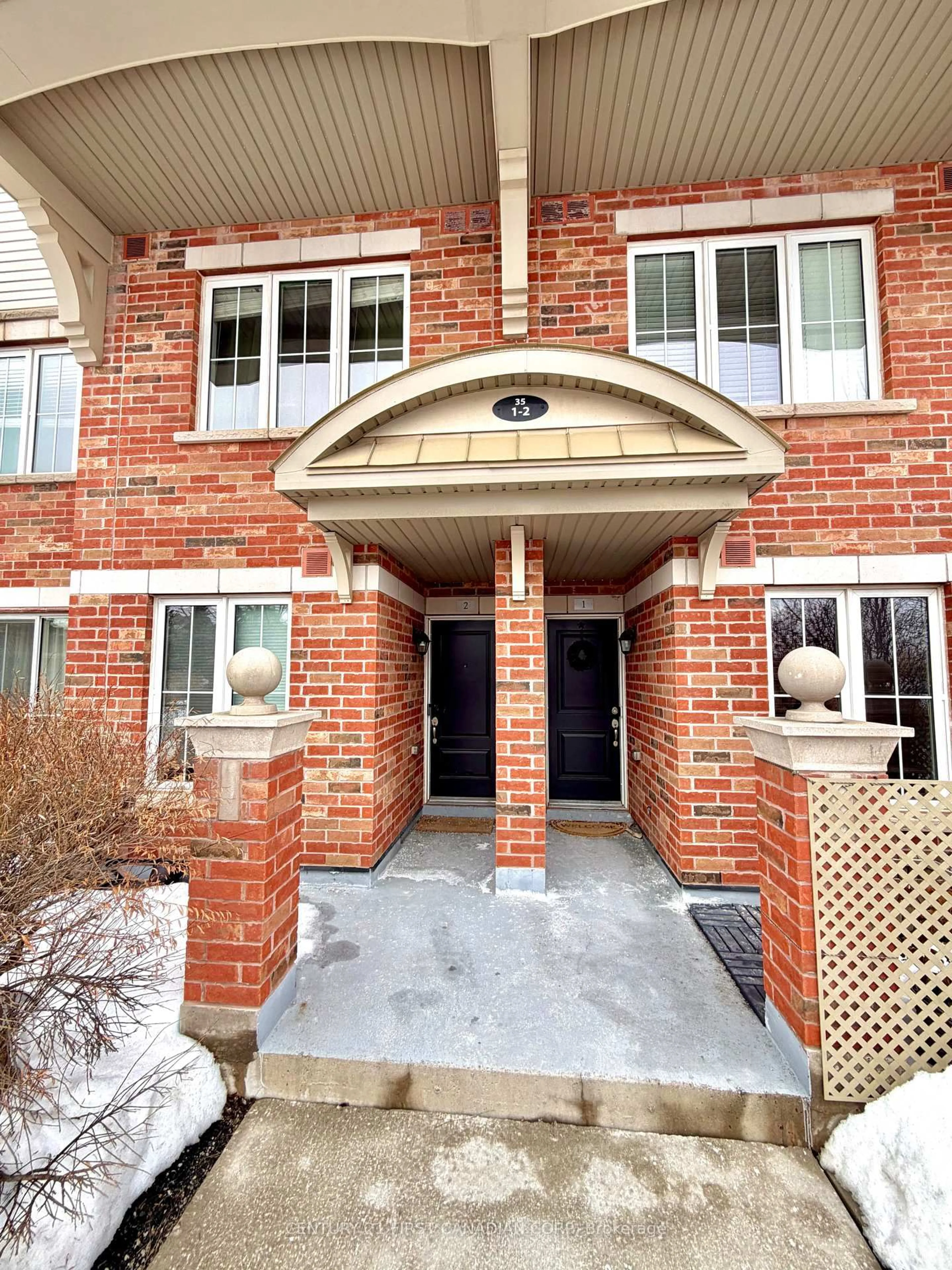 Home with brick exterior material, street for 35 Hays Blvd #2, Oakville Ontario L6H 0J1