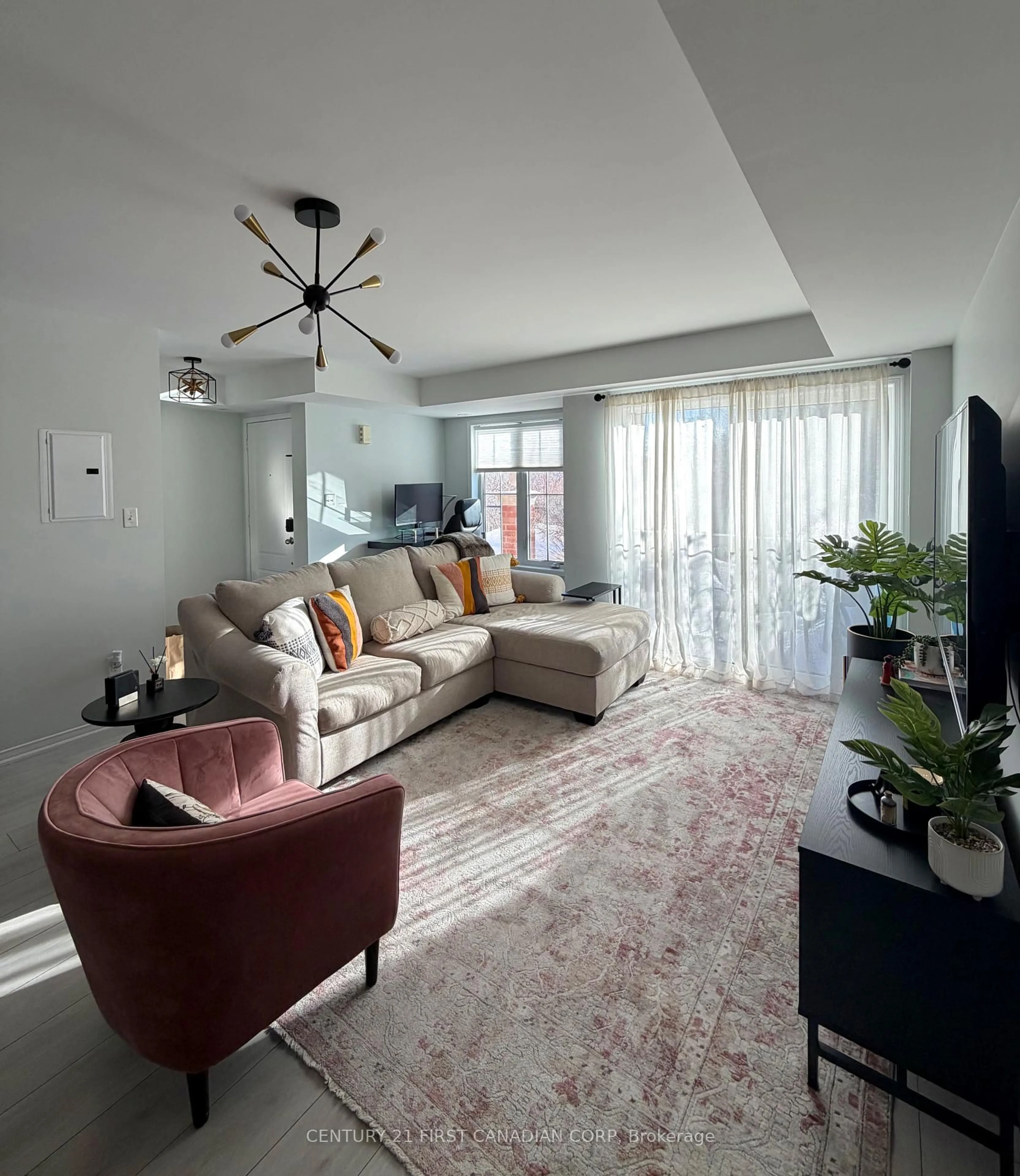 Living room with furniture, unknown for 35 Hays Blvd #2, Oakville Ontario L6H 0J1