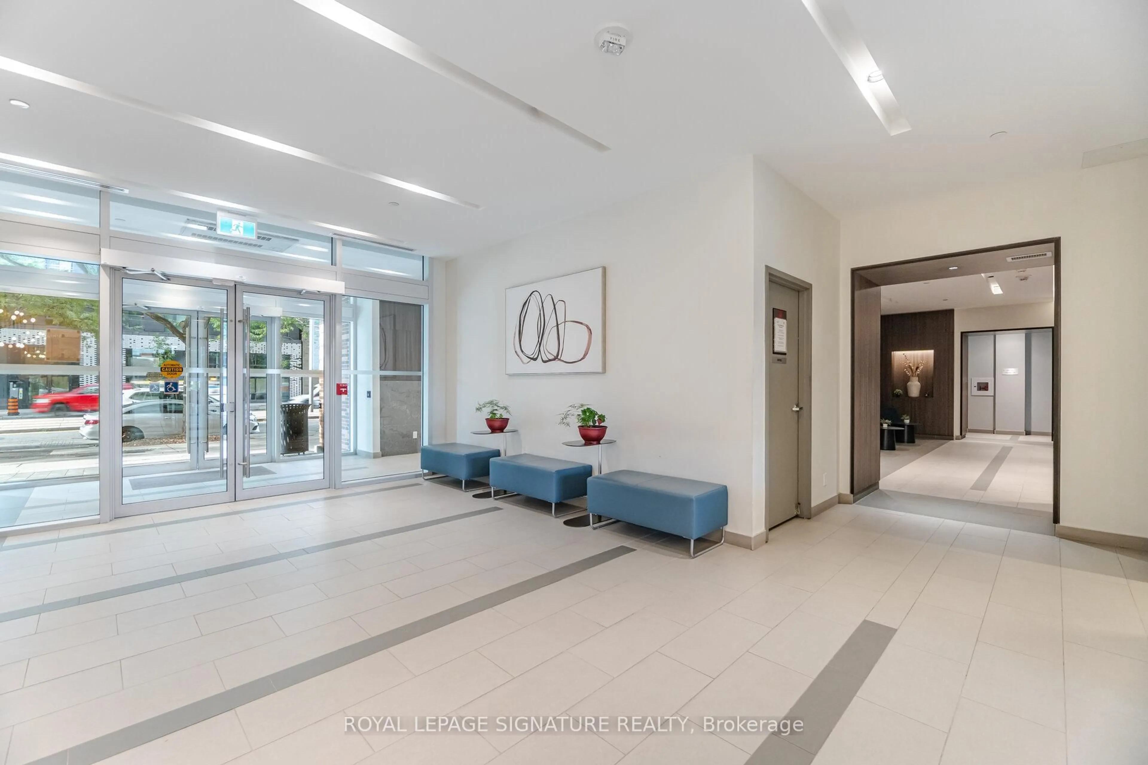 Indoor foyer for 1787 St Clair Ave #208, Toronto Ontario M6N 0B7