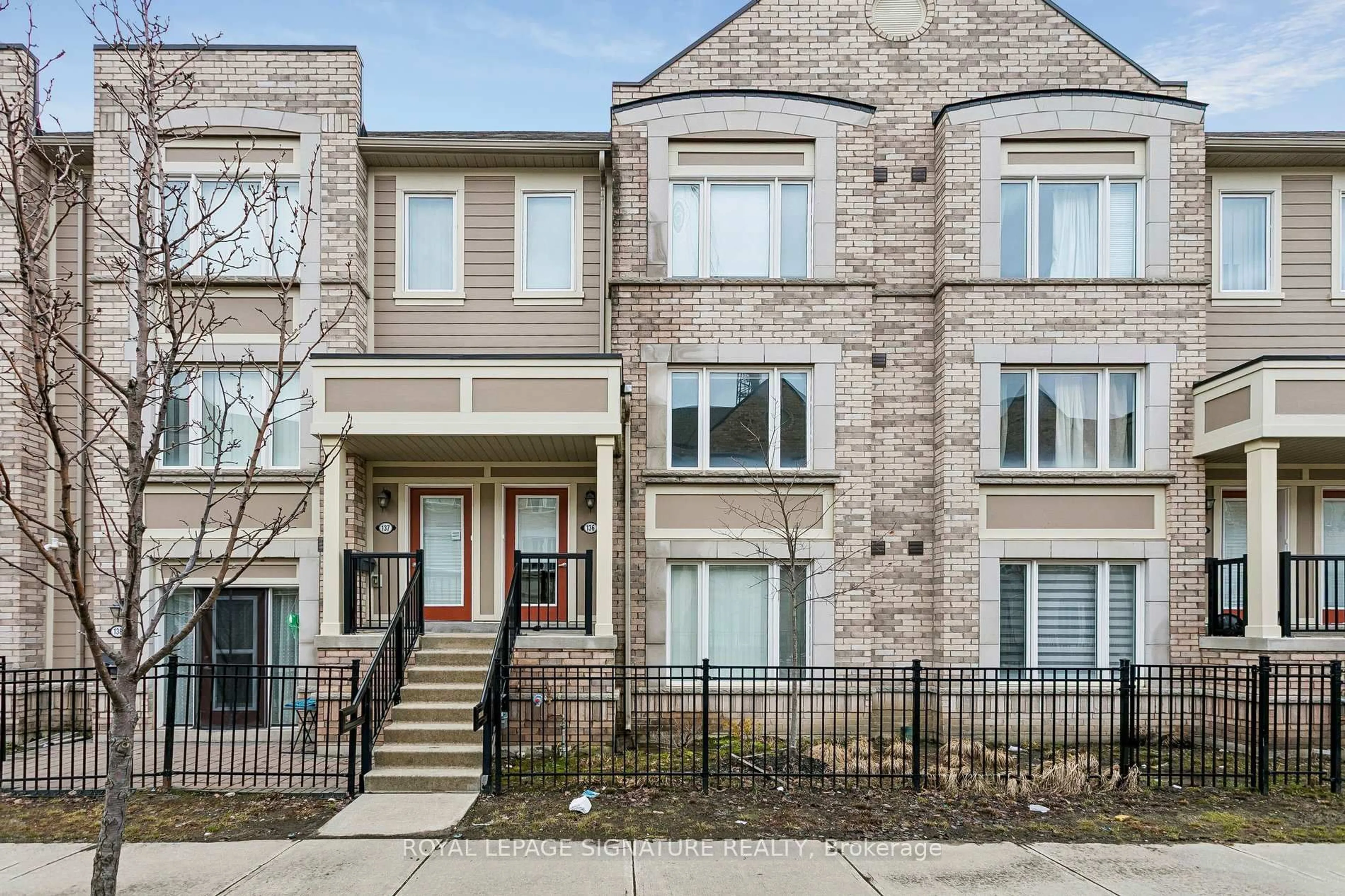 Home with brick exterior material, street for 1 Beckenrose Crt #136, Brampton Ontario L6Y 6G2