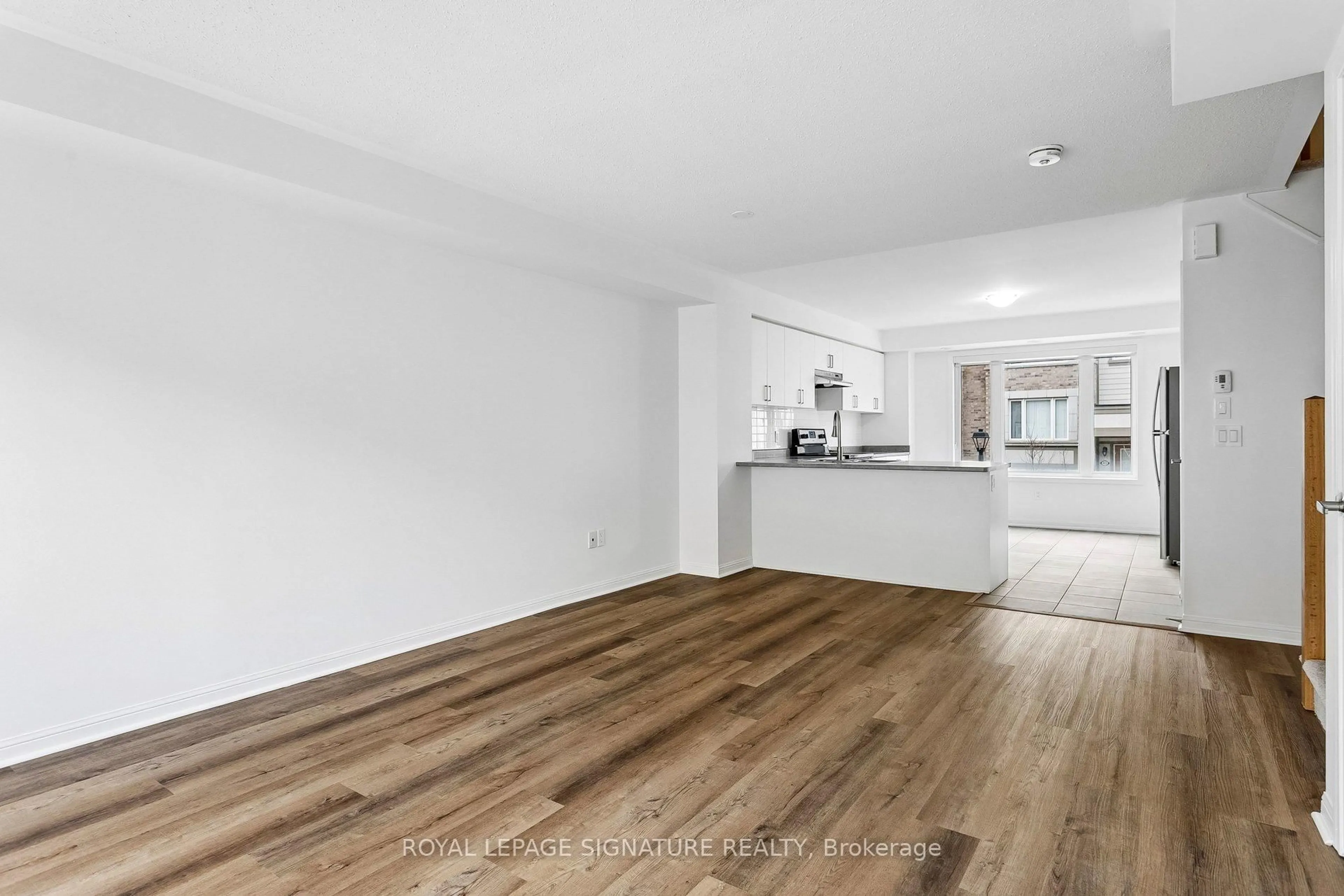 Unknown for 1 Beckenrose Crt #136, Brampton Ontario L6Y 6G2