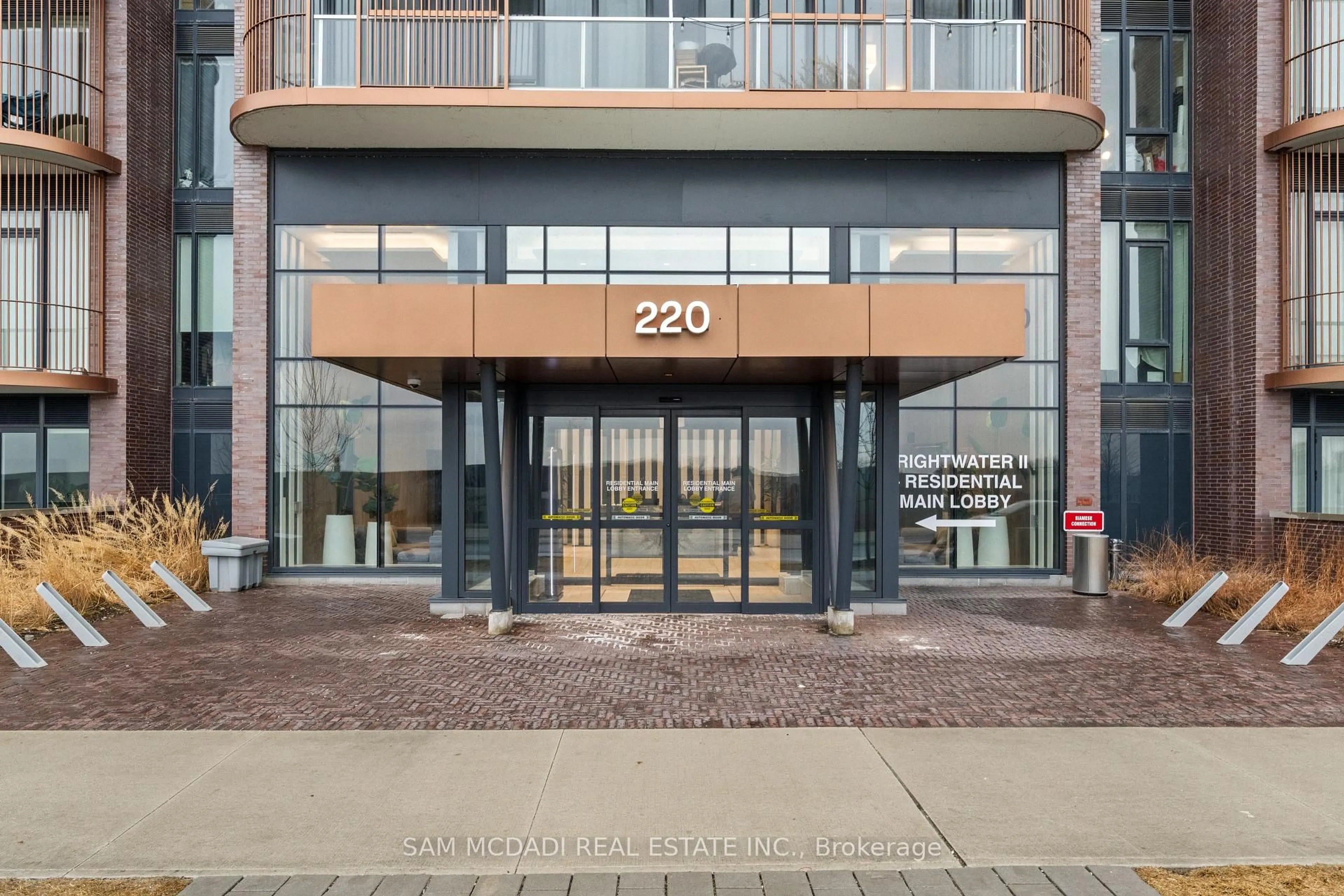 Indoor foyer for 220 Missinnihe Way #912, Mississauga Ontario L5H 0A9