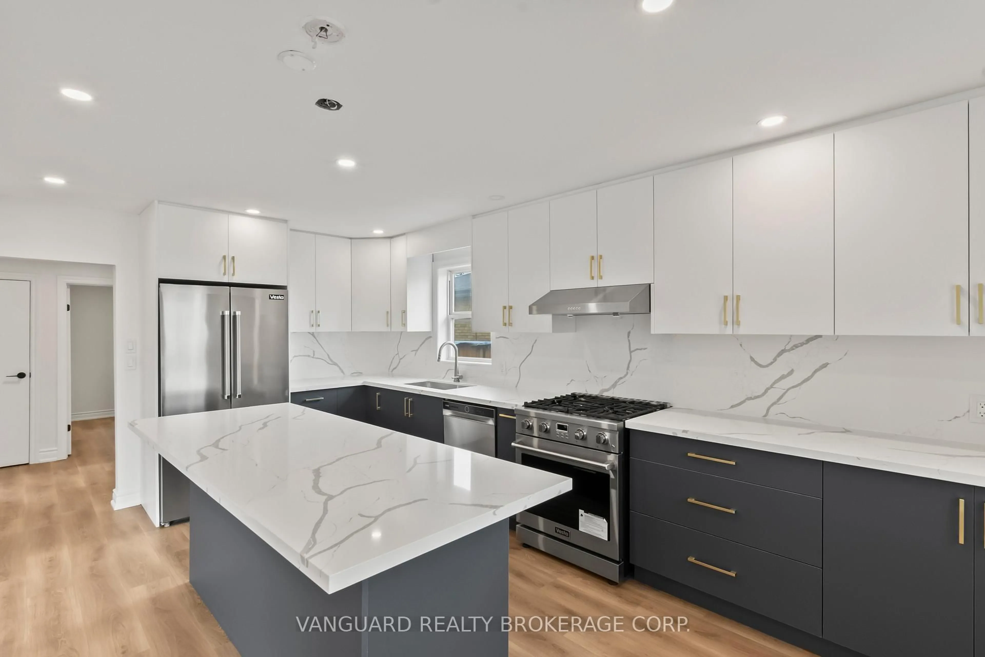 Contemporary kitchen, ceramic/tile floor for 69 Joyce Pkwy, Toronto Ontario M6B 2T3