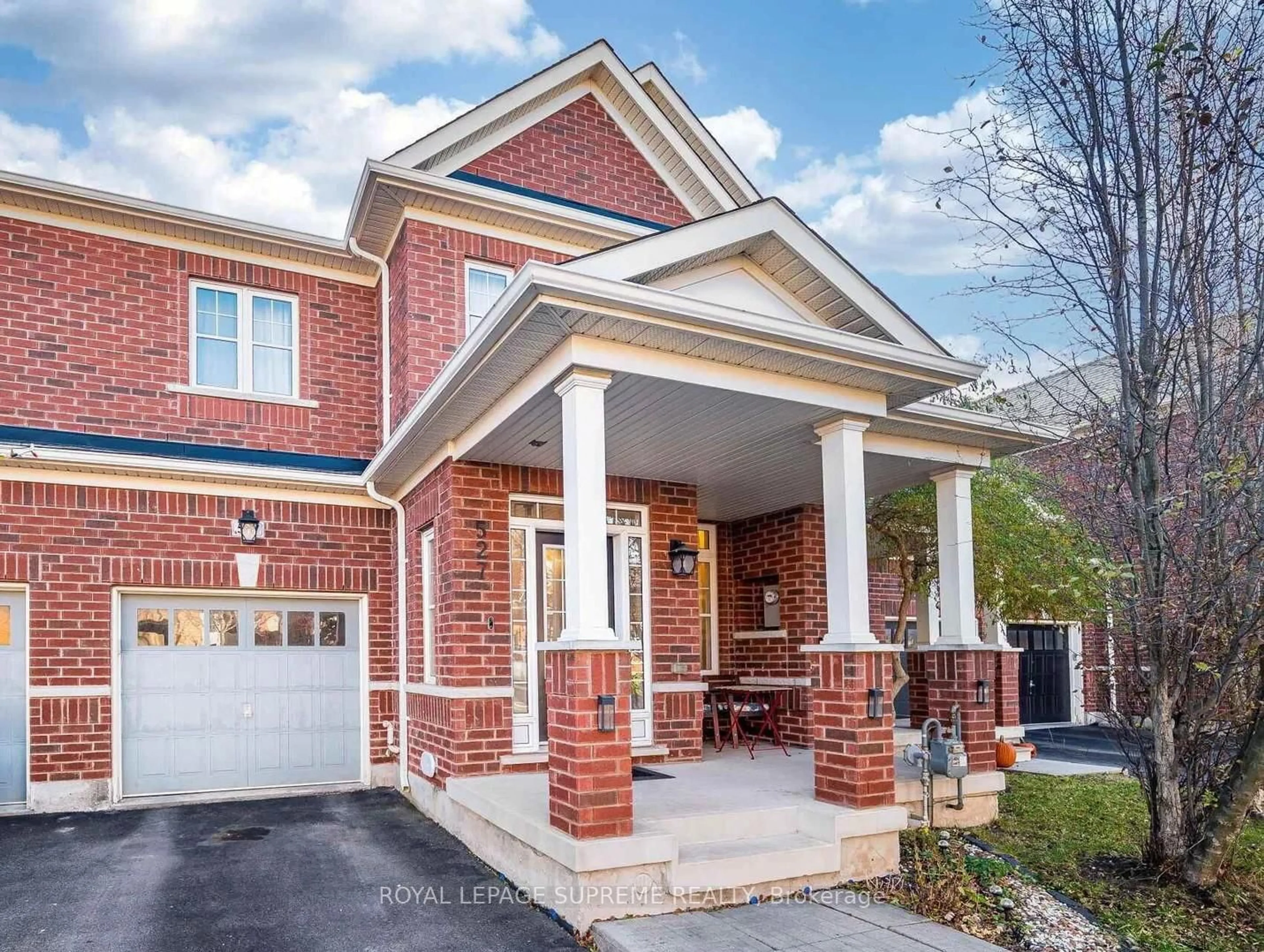 Home with brick exterior material, street for 527 Vaughan Crt, Milton Ontario L9T 8A7