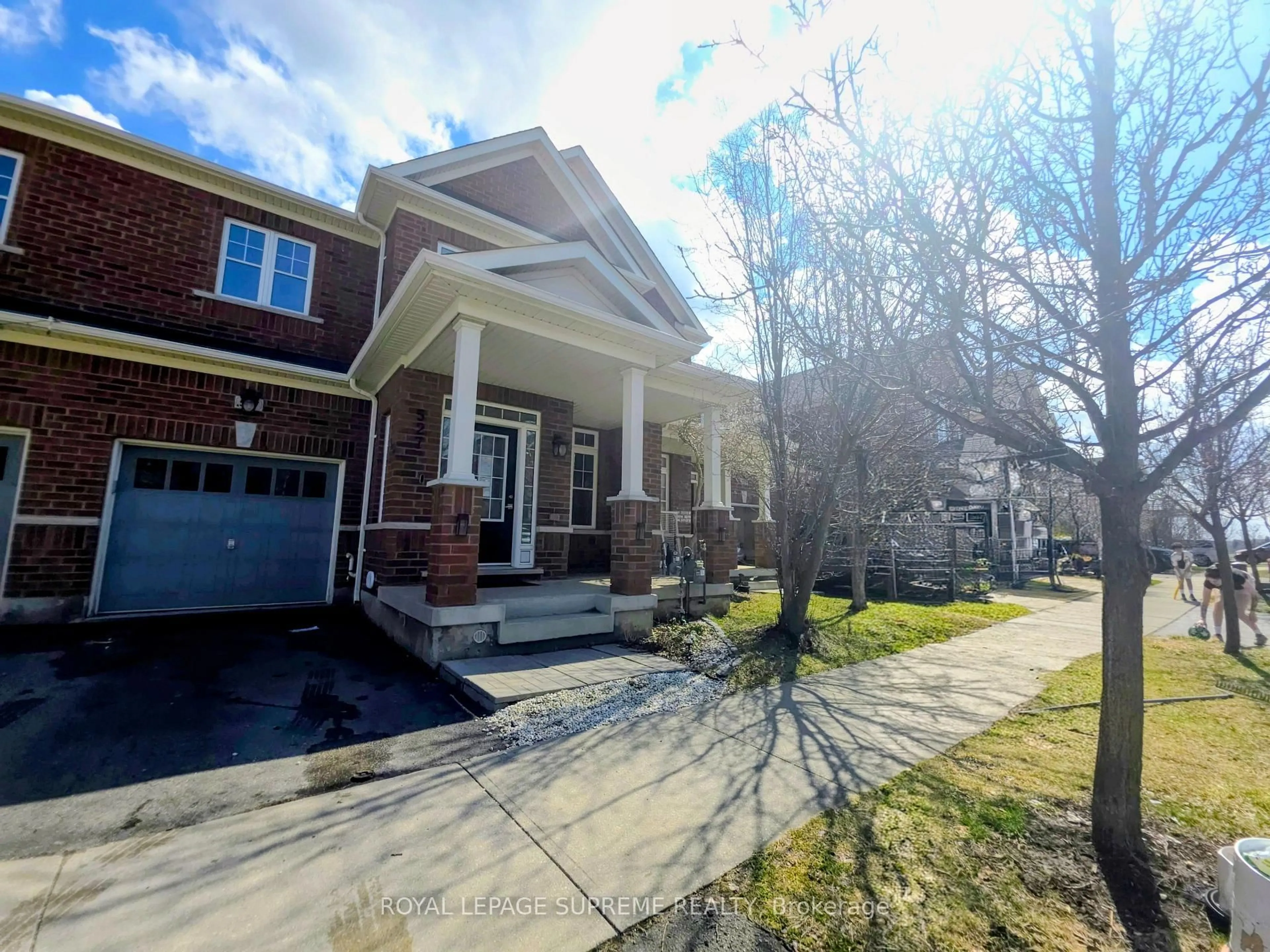 Home with brick exterior material, street for 527 Vaughan Crt, Milton Ontario L9T 8A7