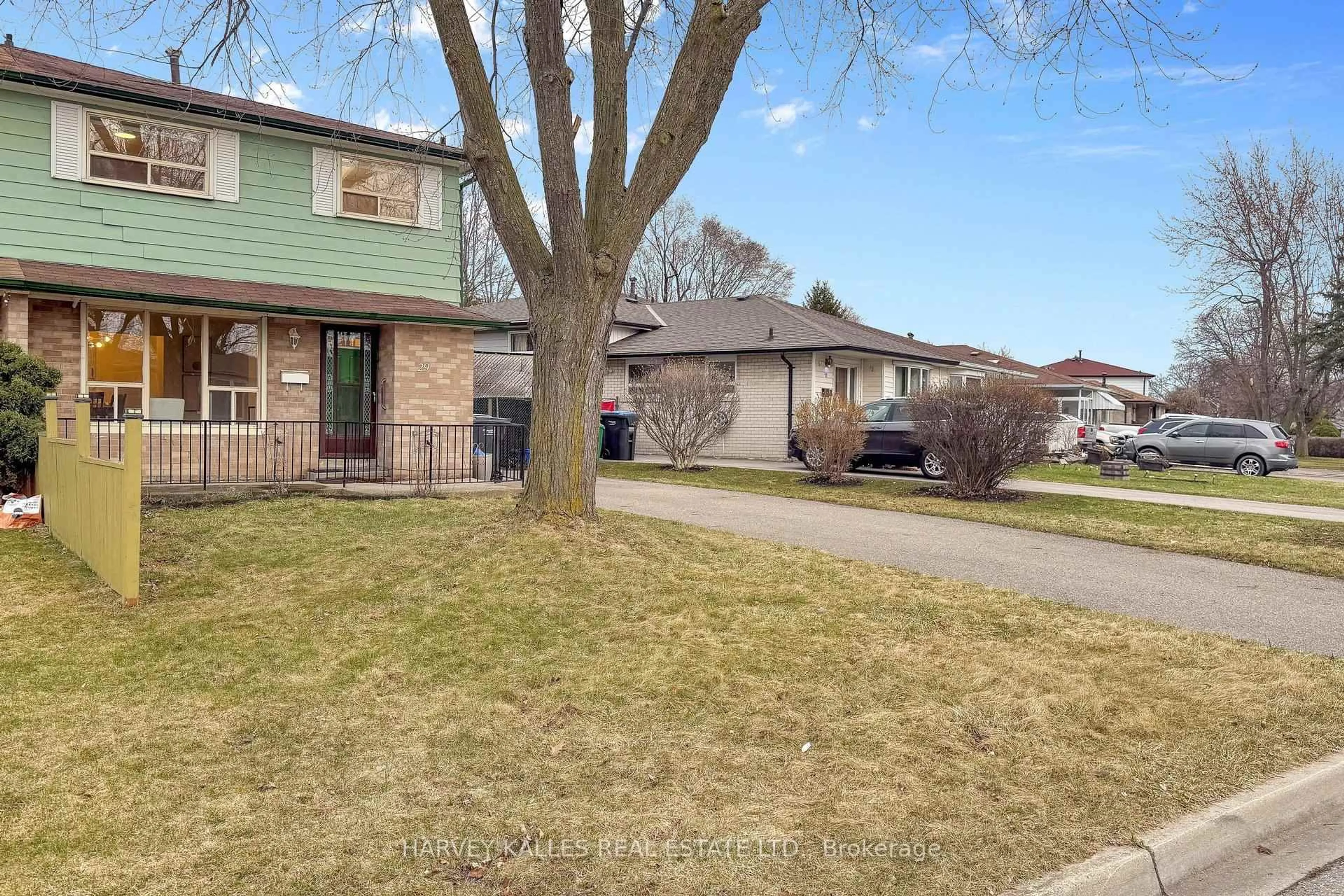 Unknown for 29 Glenmore Cres, Brampton Ontario L6S 1H9