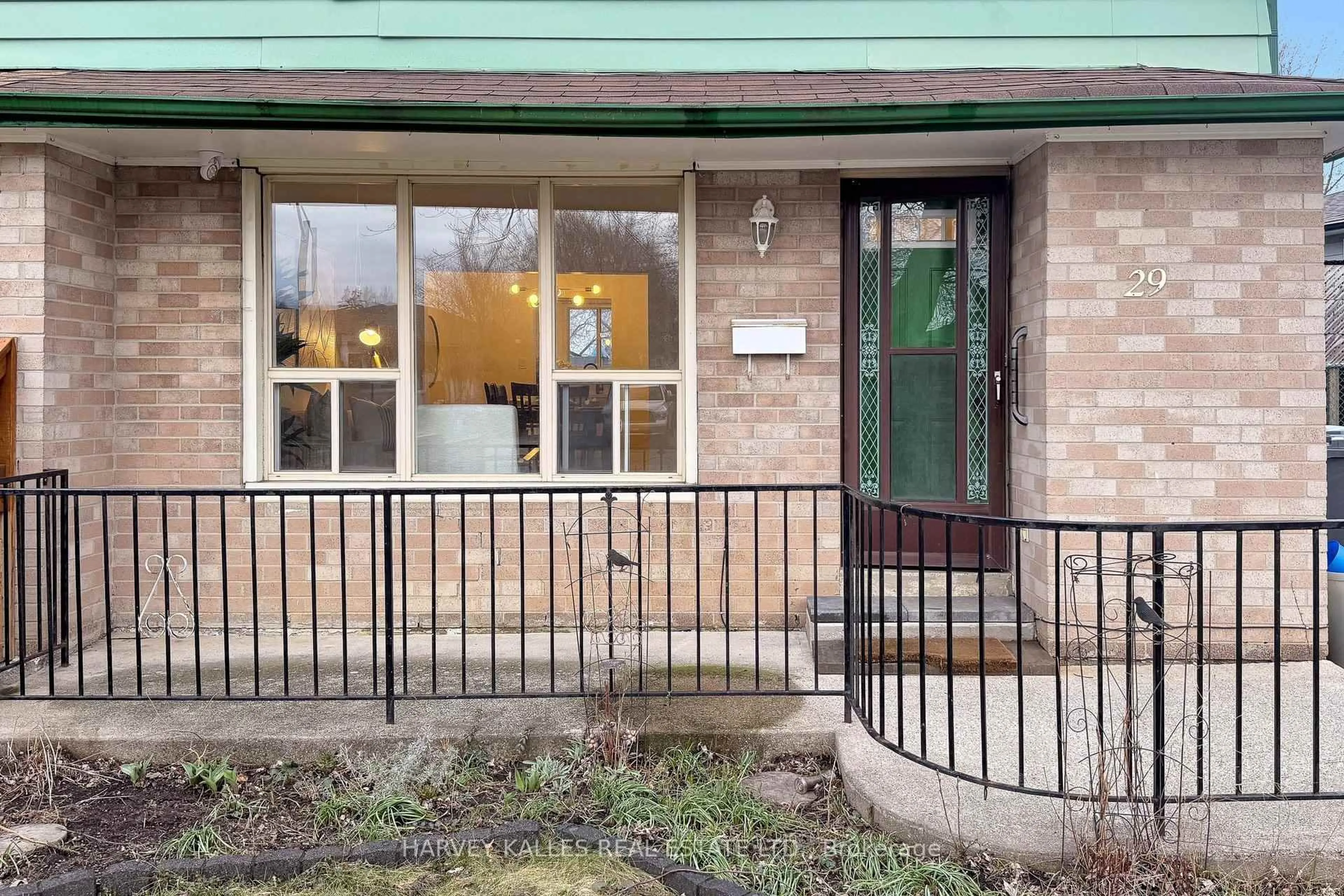 Unknown for 29 Glenmore Cres, Brampton Ontario L6S 1H9