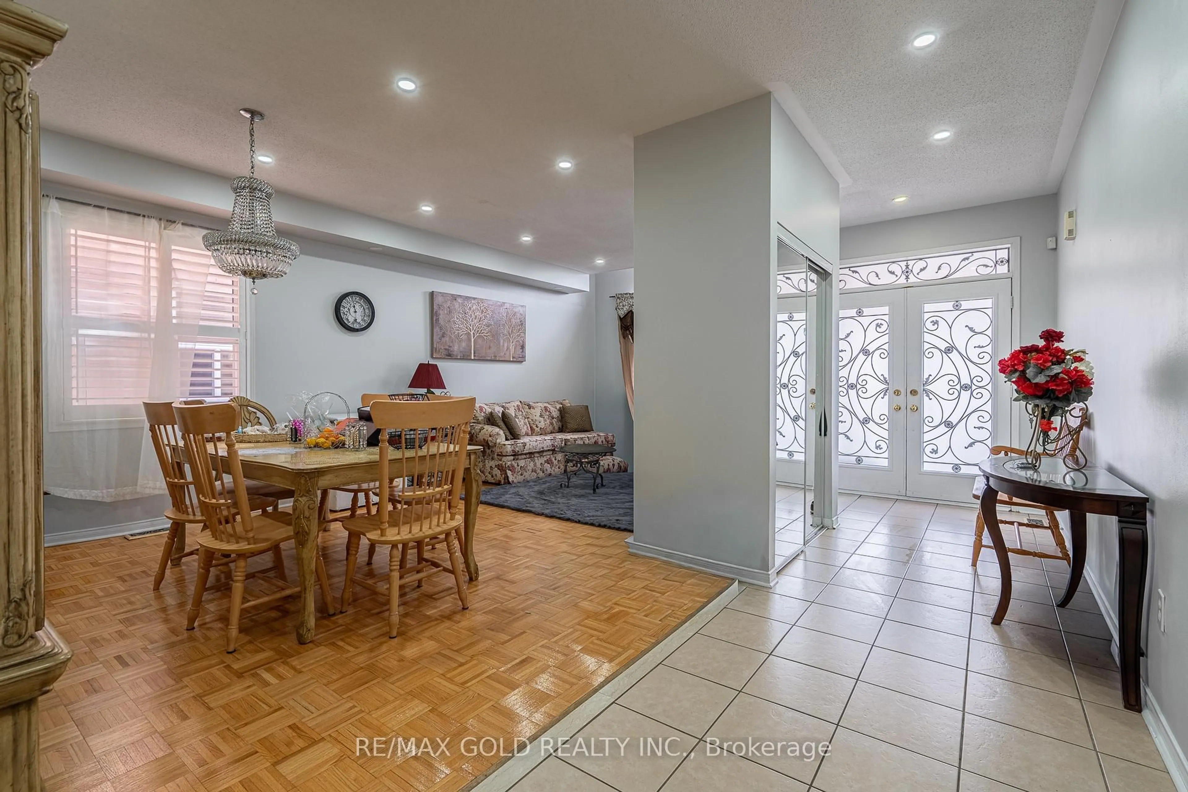 Unknown for 10 Sugarcane Ave, Brampton Ontario L6R 3C8