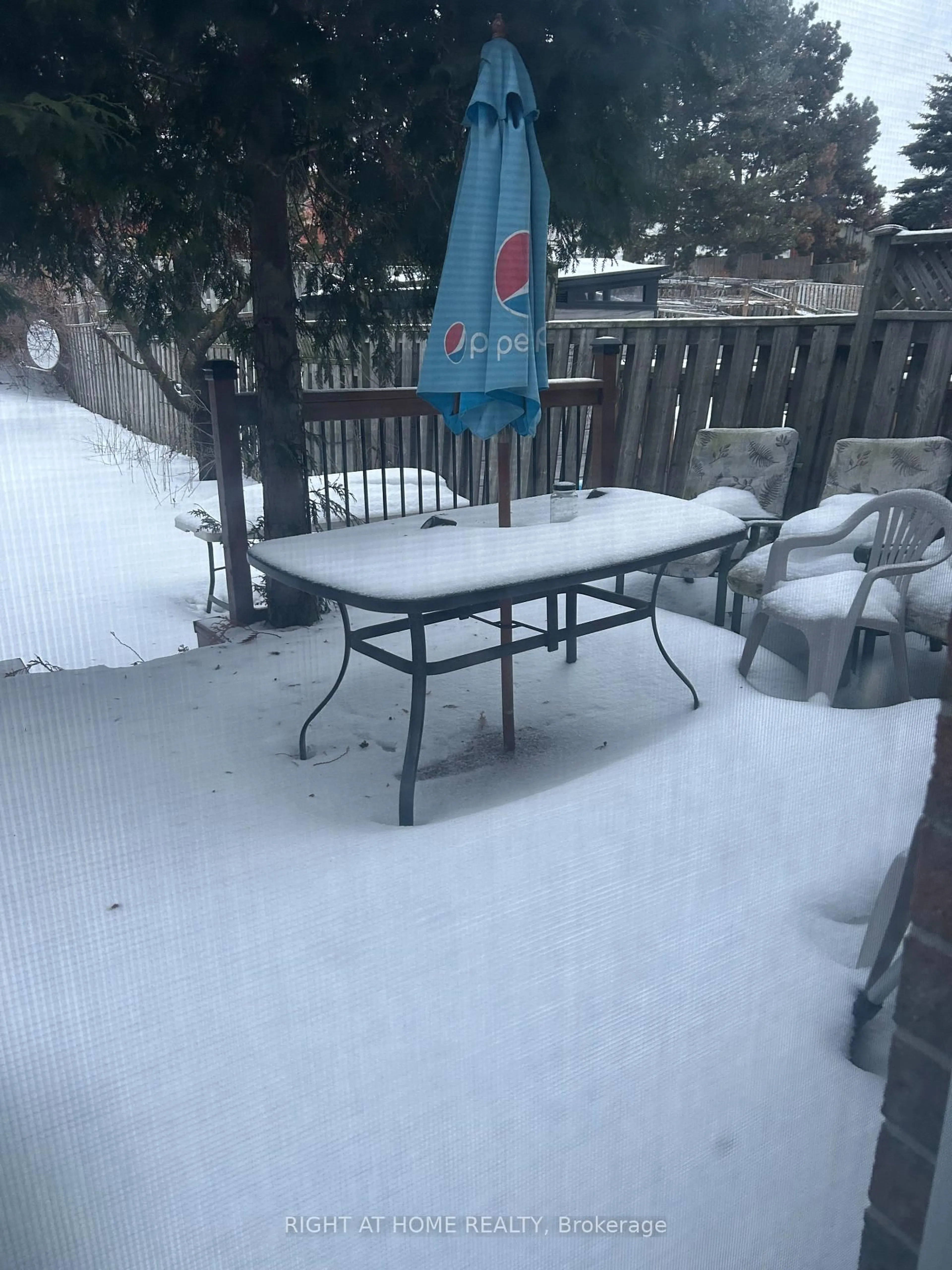 Patio, street for 5550 Cosmic Cres, Mississauga Ontario L4Z 3R9