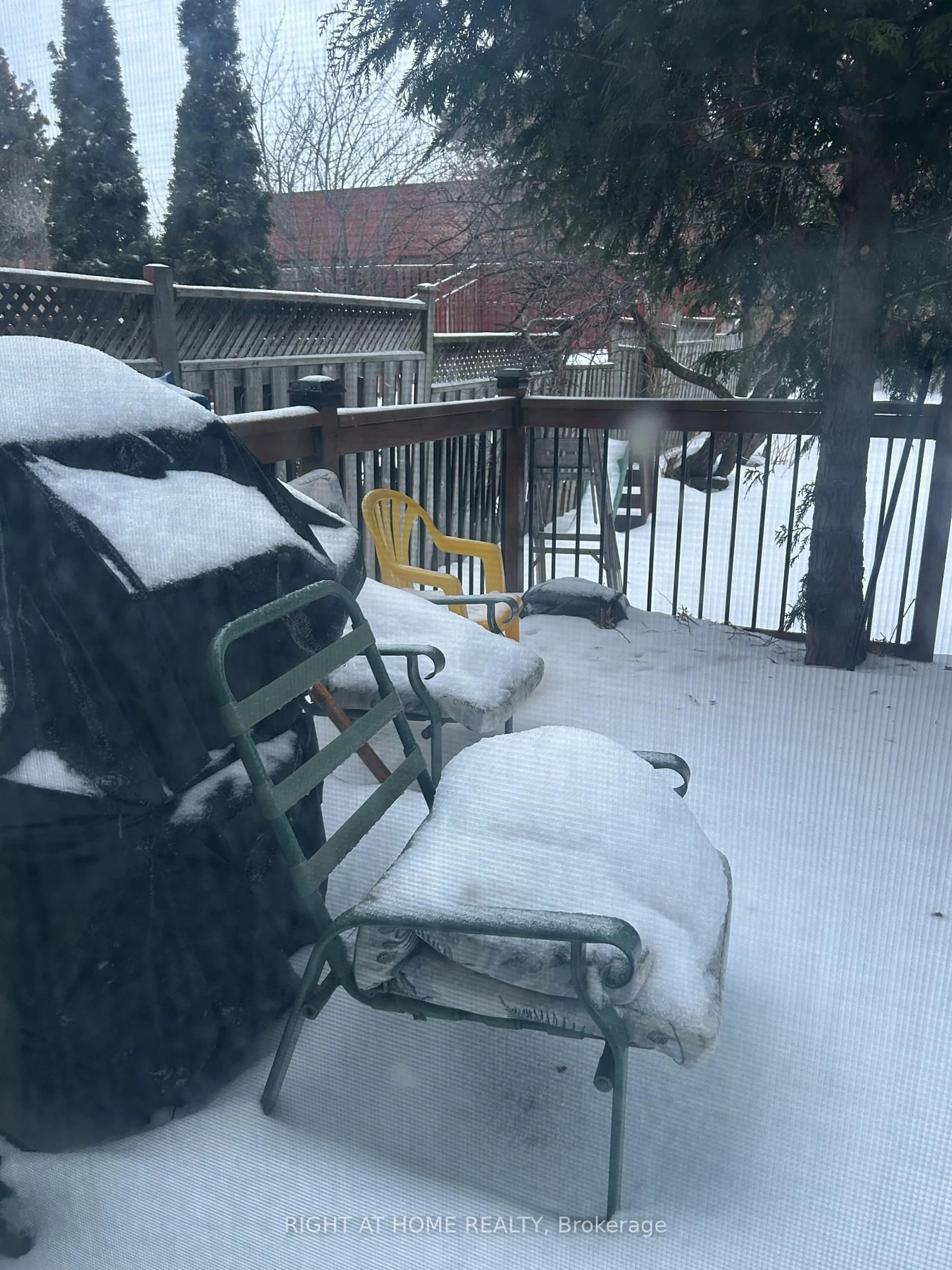 Patio, street for 5550 Cosmic Cres, Mississauga Ontario L4Z 3R9