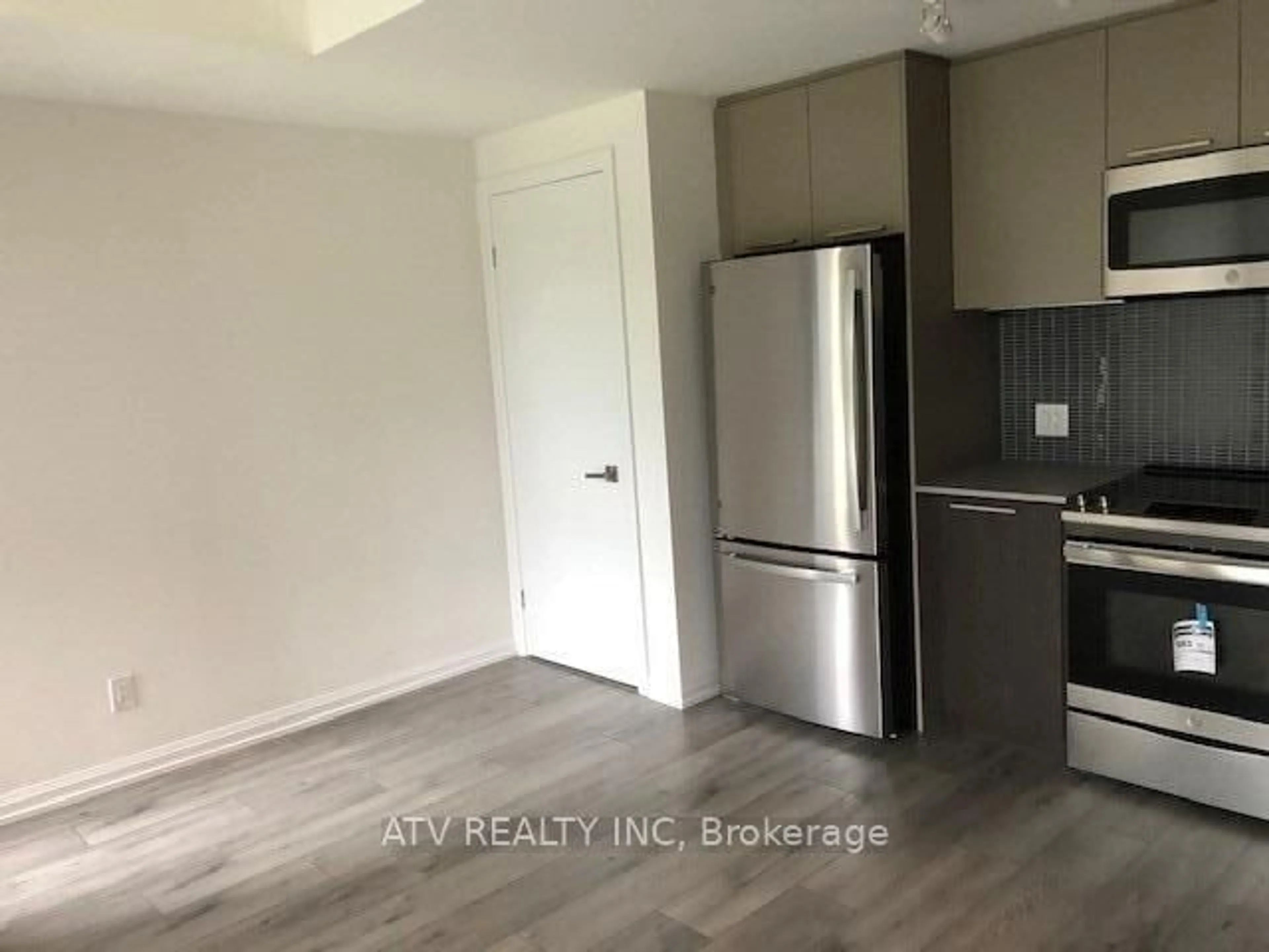 A pic of a room for 10 Brin Dr #TH17, Toronto Ontario M8X 0B3