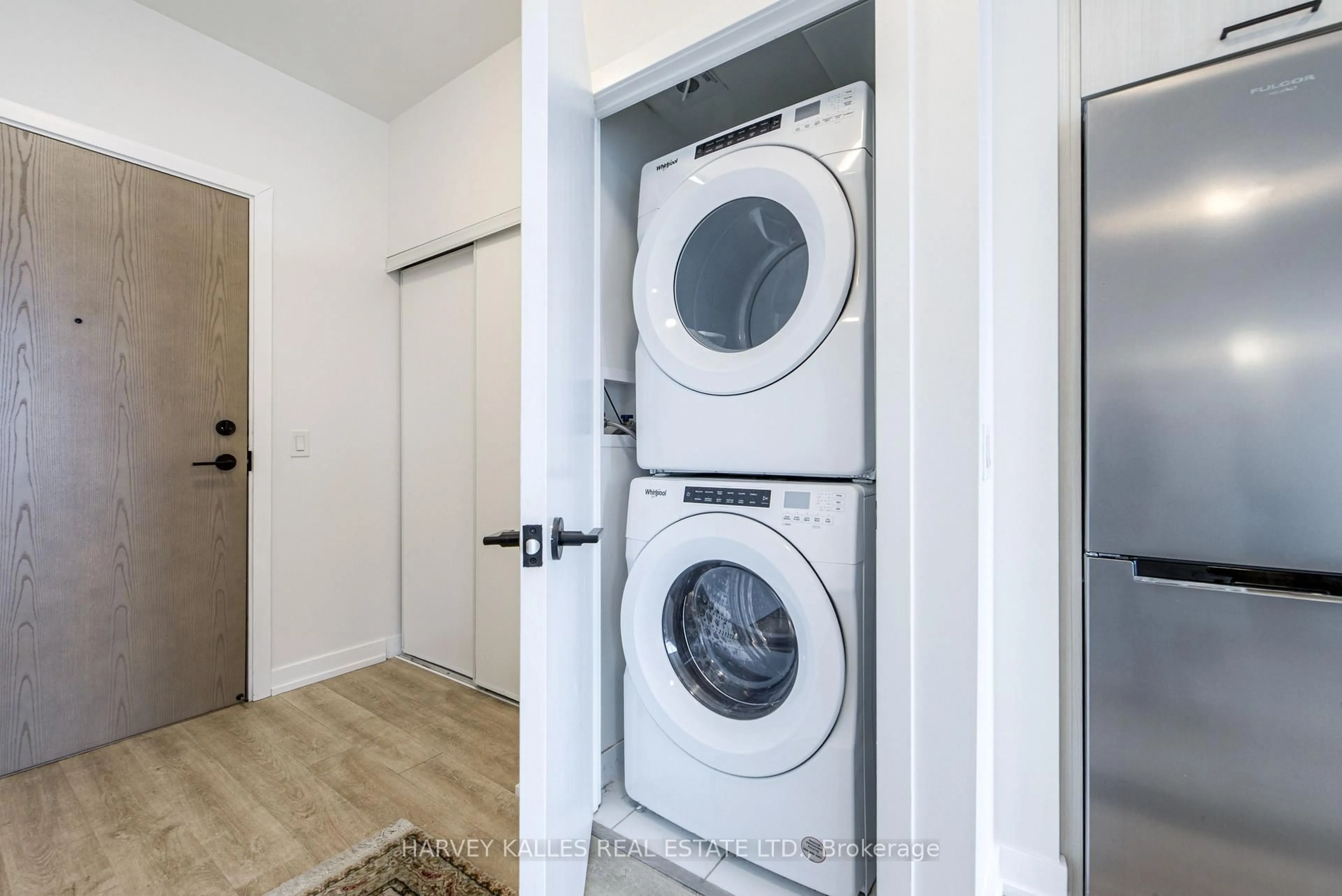 Laundry room for 2300 St Clair Ave #1001, Toronto Ontario M6P 0B3