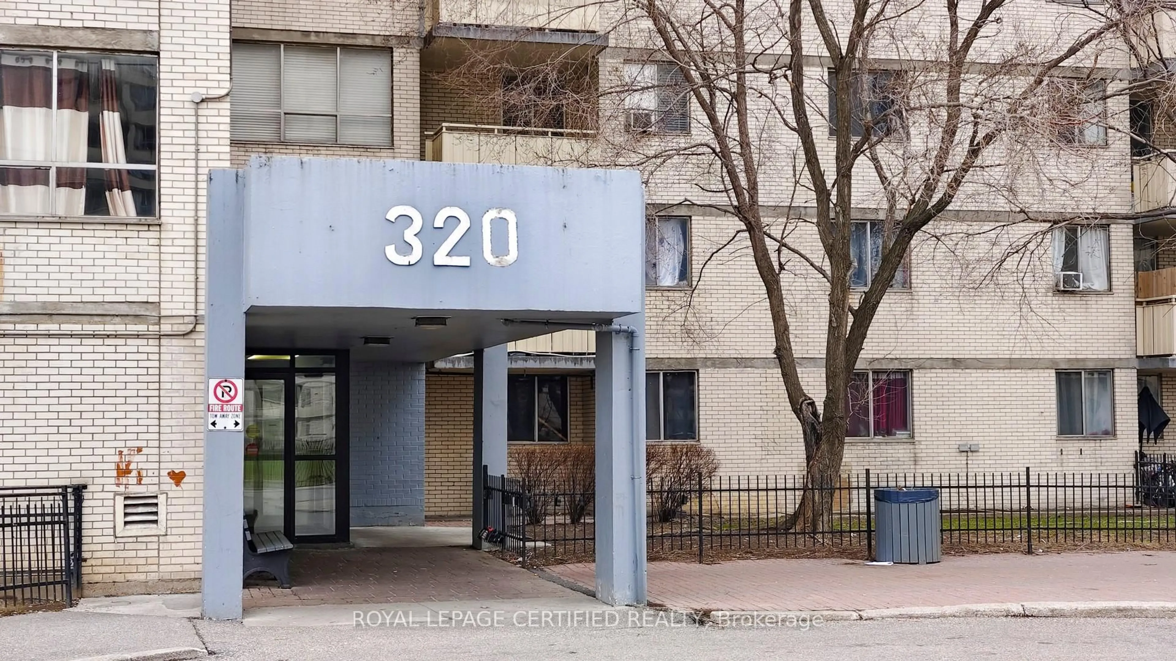 Unknown for 320 Dixon Rd #304, Toronto Ontario M9R 1S8
