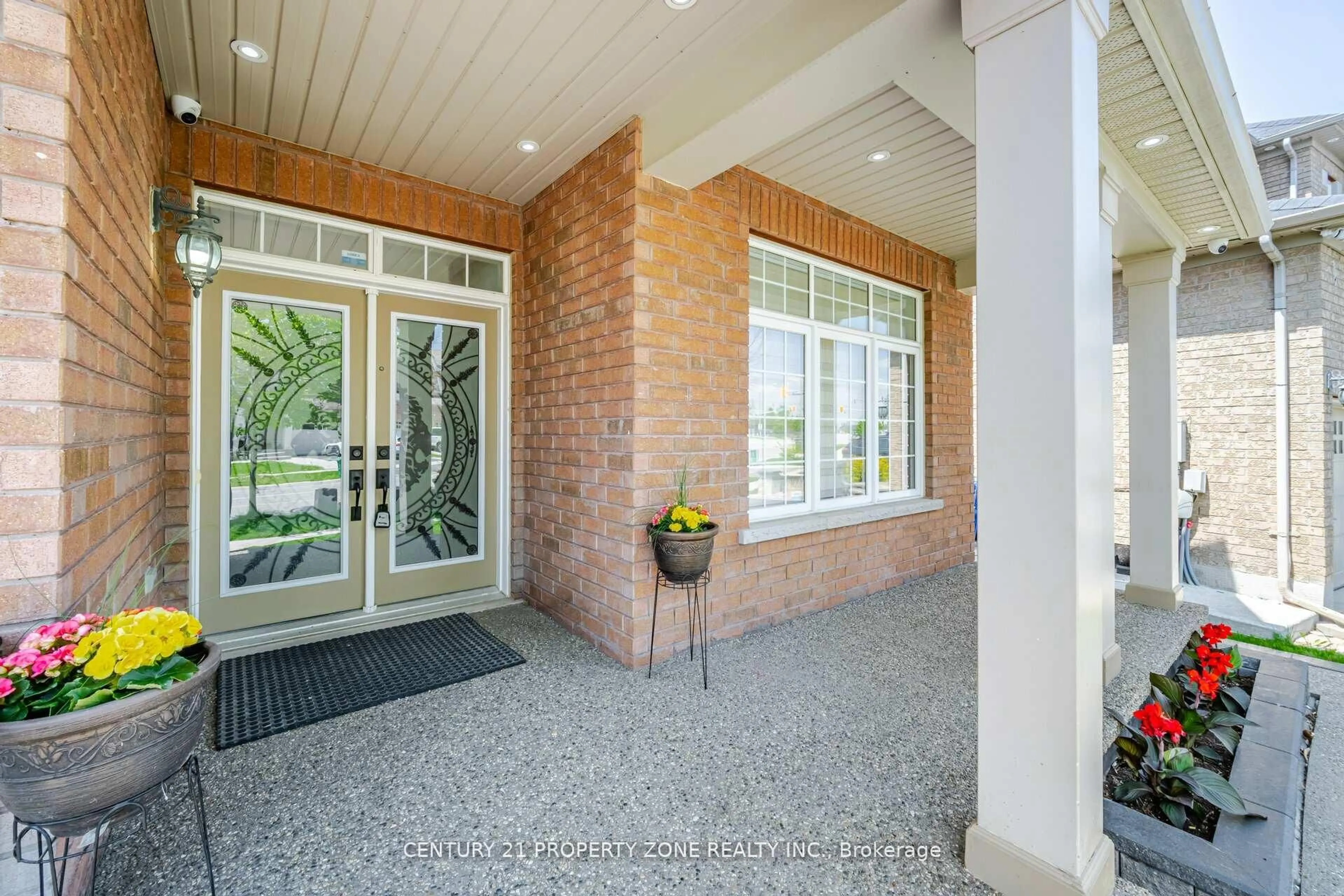 Indoor foyer for 8 Teal Crest Circ, Brampton Ontario L6X 2Z6