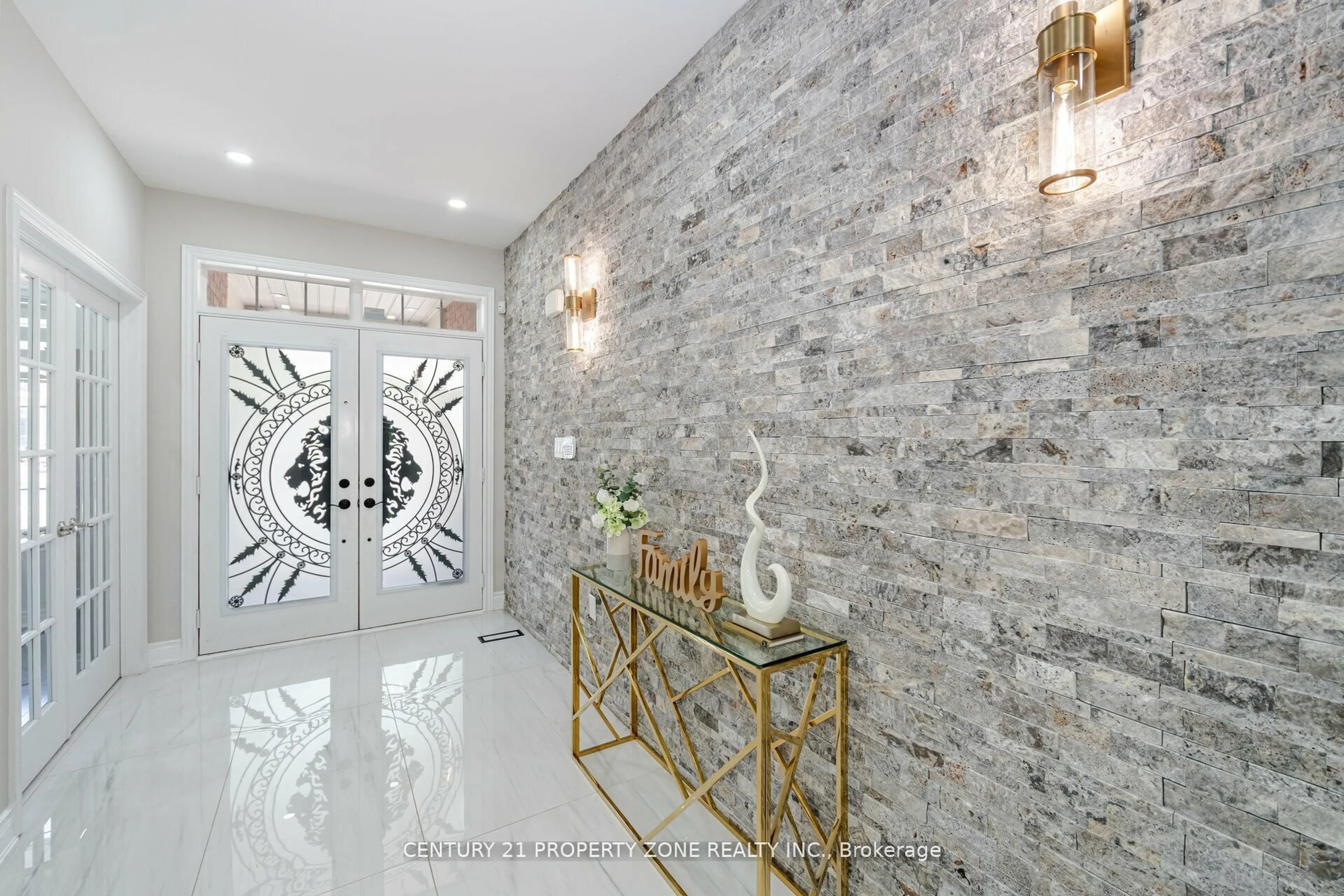 Indoor entryway for 8 Teal Crest Circ, Brampton Ontario L6X 2Z6