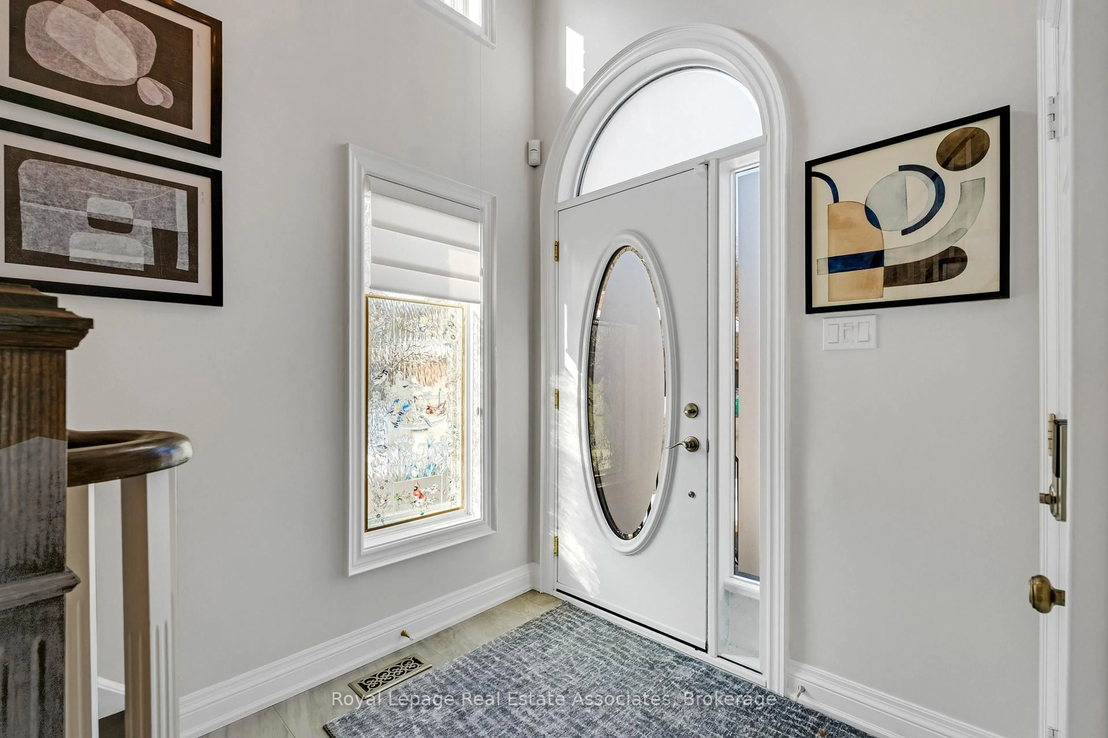 Indoor entryway for 1905 Broad Hollow Gate #14, Mississauga Ontario L5L 5X2