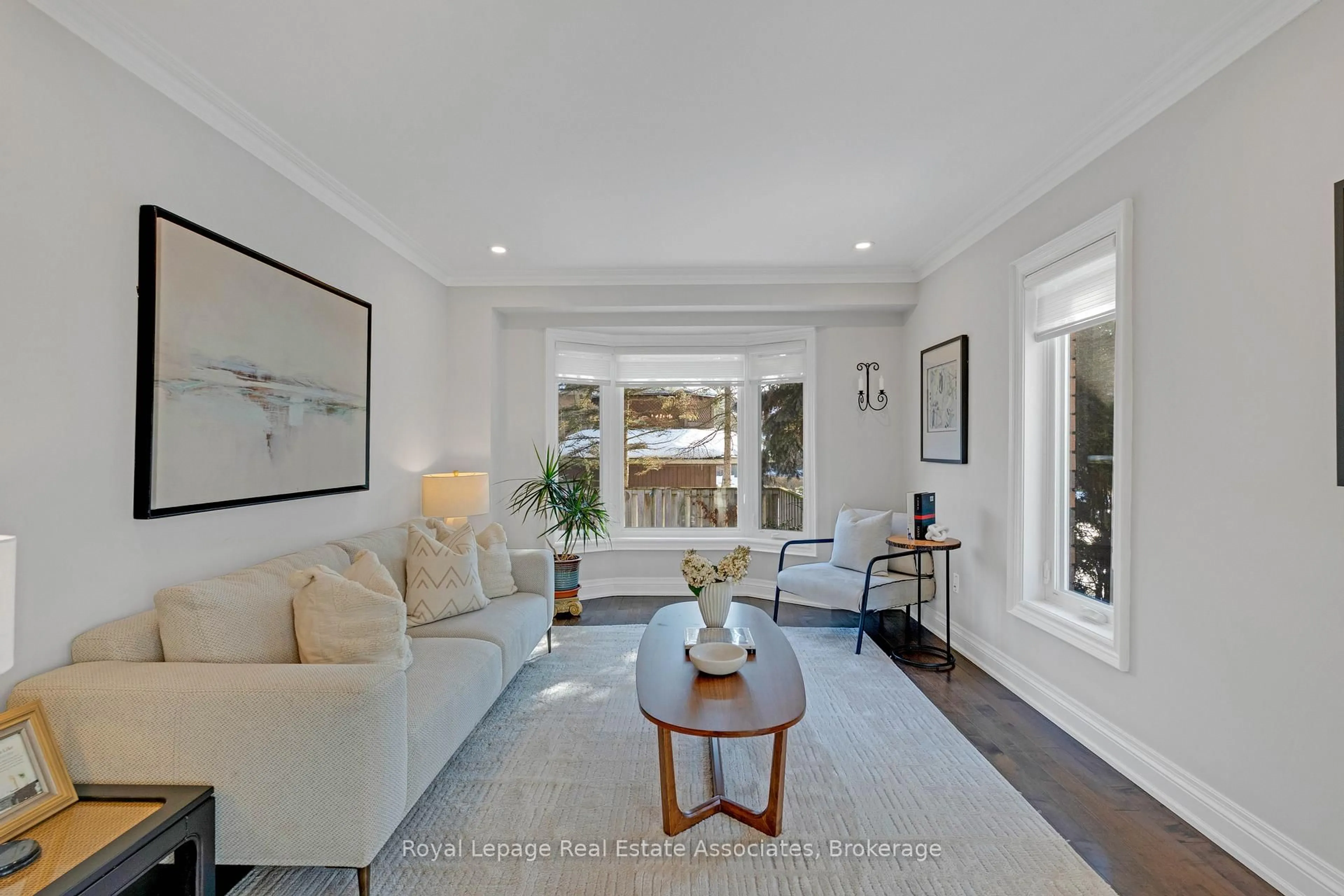 Living room with furniture, unknown for 1905 Broad Hollow Gate #14, Mississauga Ontario L5L 5X2