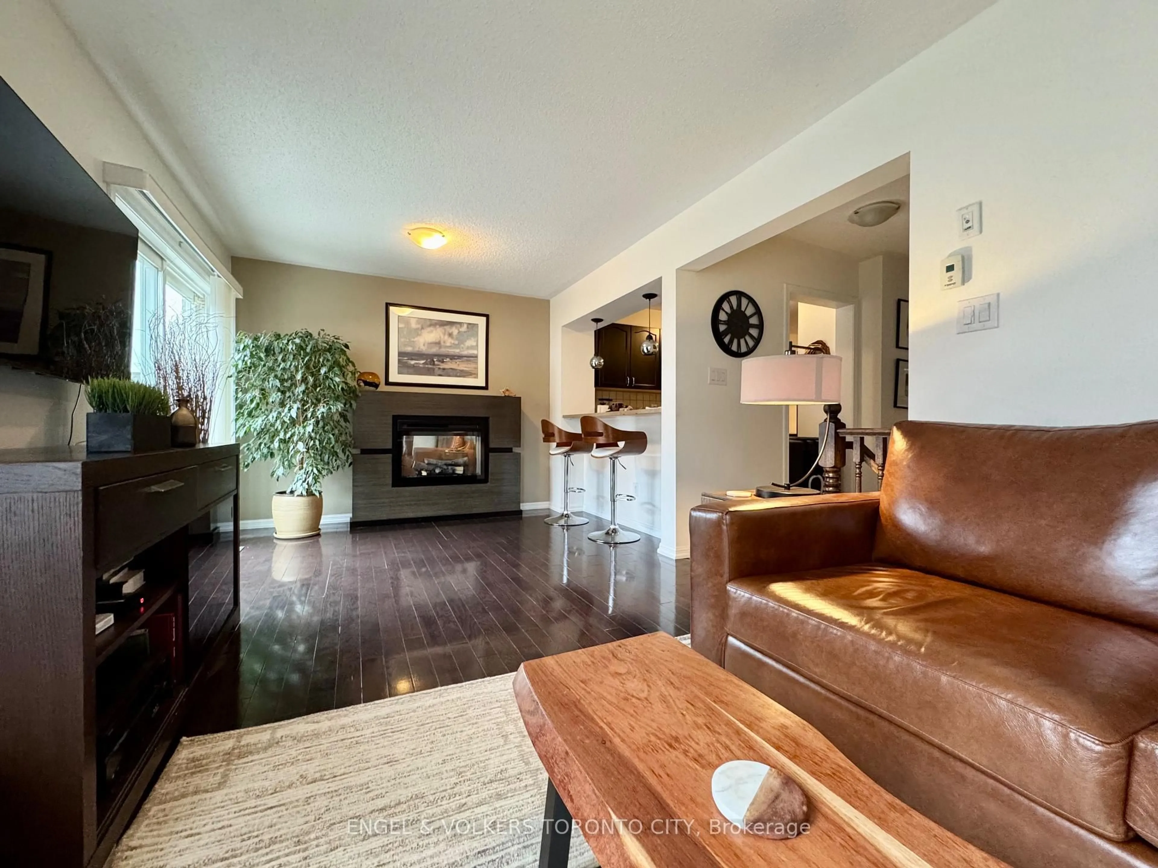 Living room with furniture, unknown for 67 Gleave Terr, Milton Ontario L9T 7B7