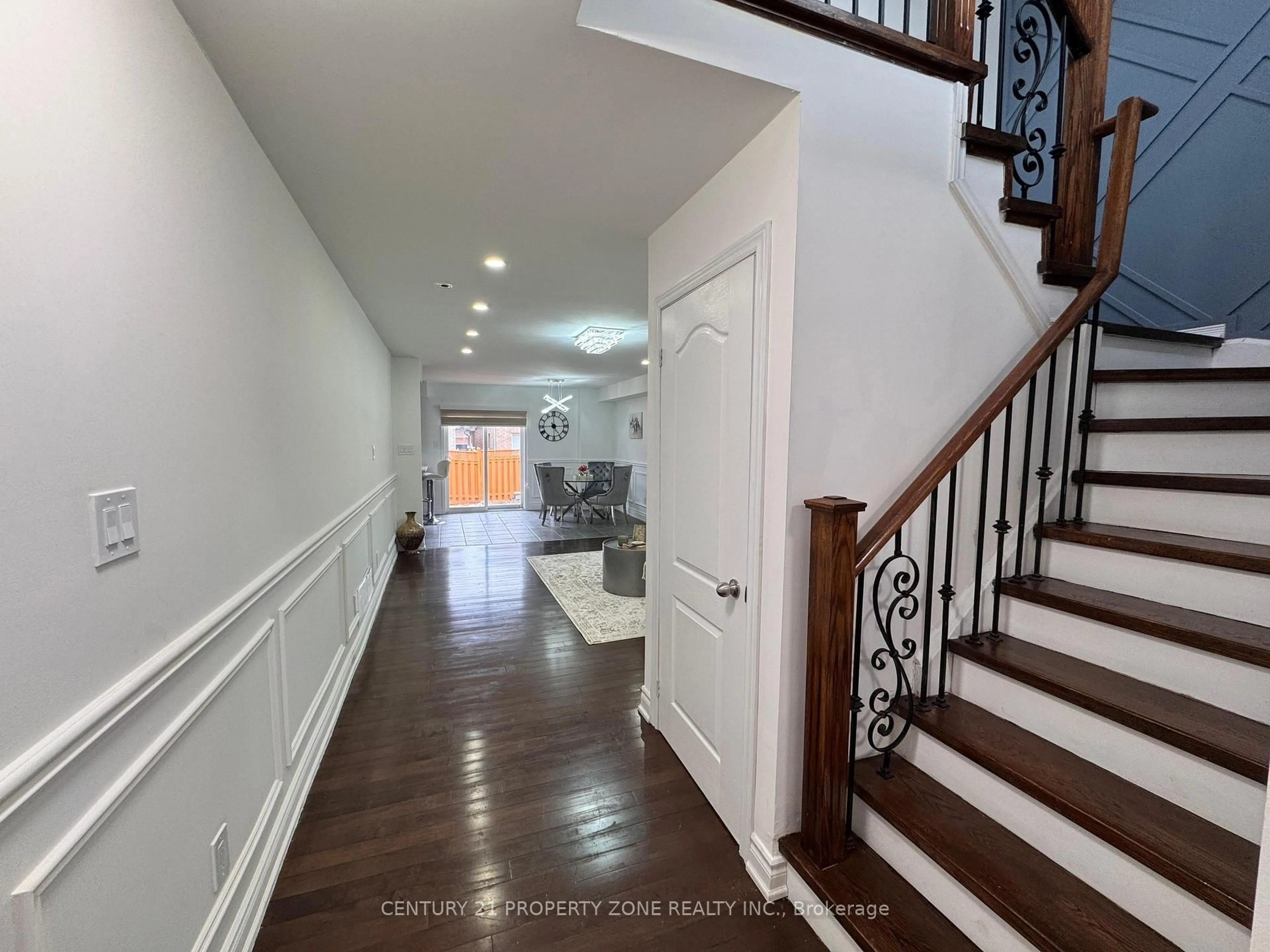 Indoor entryway for 84 Tideland Dr, Brampton Ontario L7A 2W1