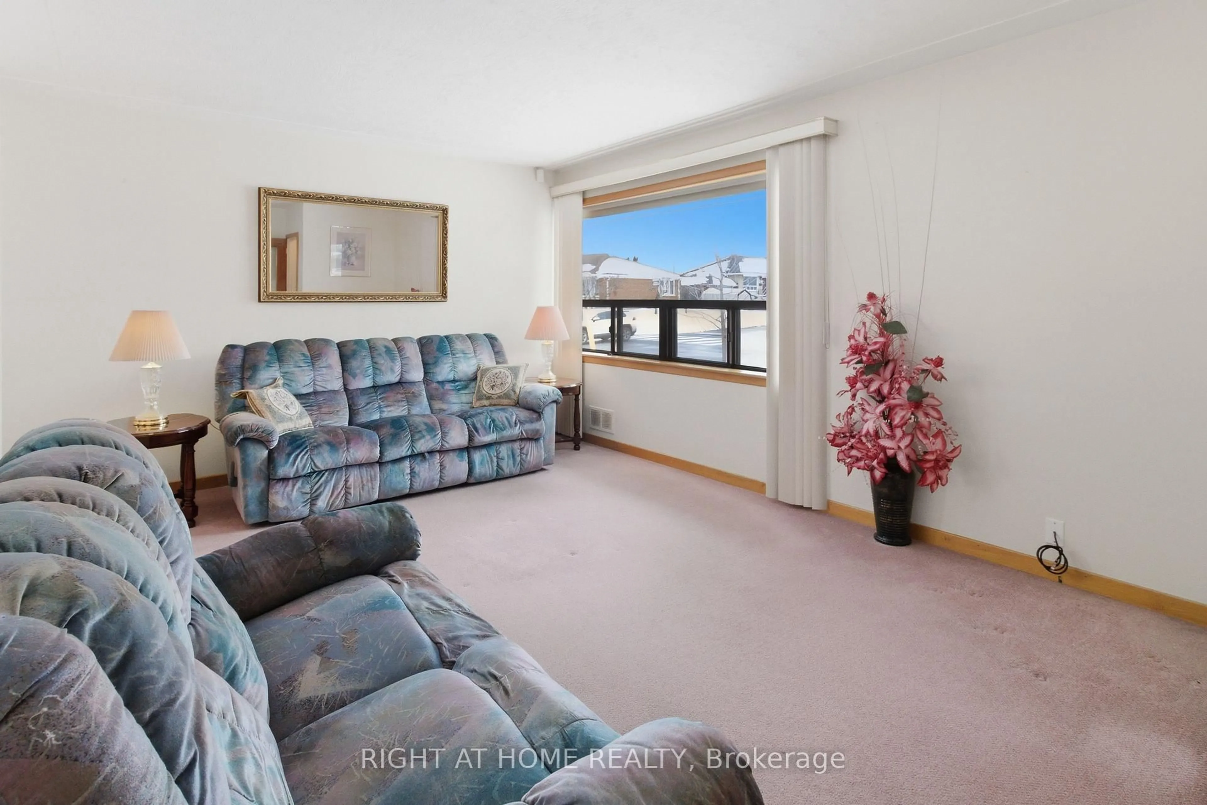 Living room with furniture, unknown for 53 Tavistock Rd, Toronto Ontario M3M 2N8