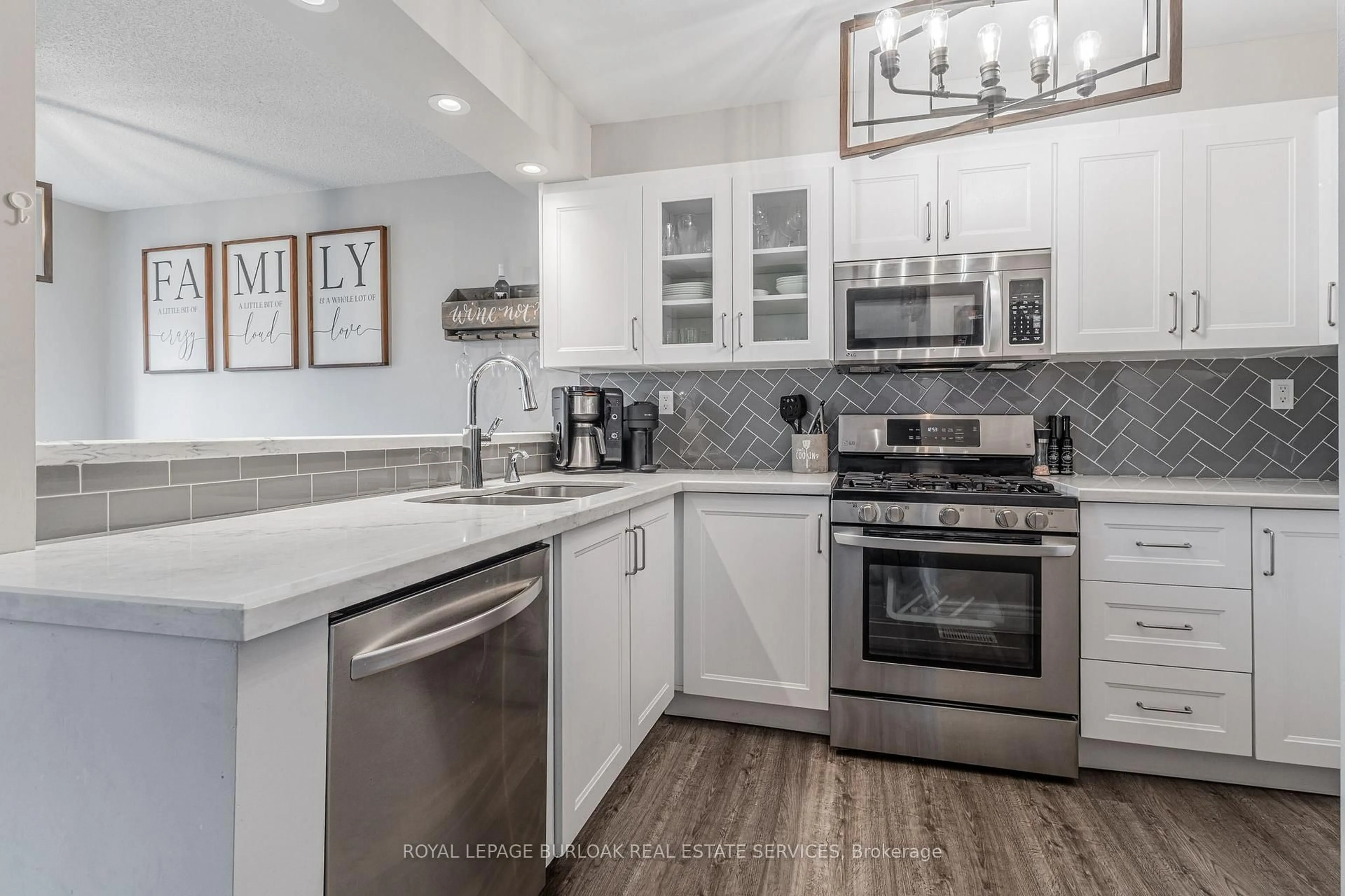 Open concept kitchen, ceramic/tile floor for 2065 Amherst Heights Crt #43, Burlington Ontario L7P 4S1