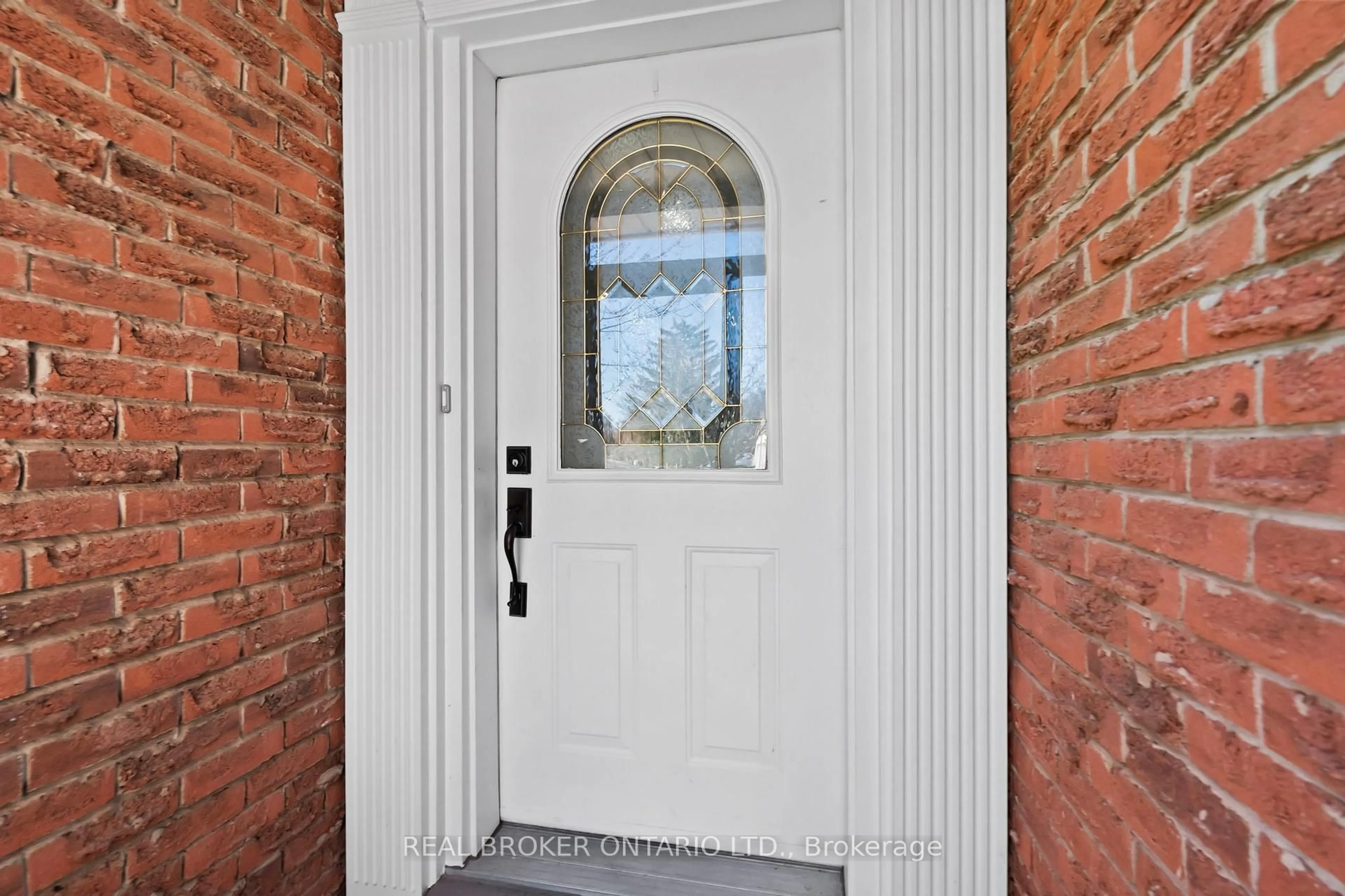 Indoor entryway for 704 Coulson Ave, Milton Ontario L9T 4J4