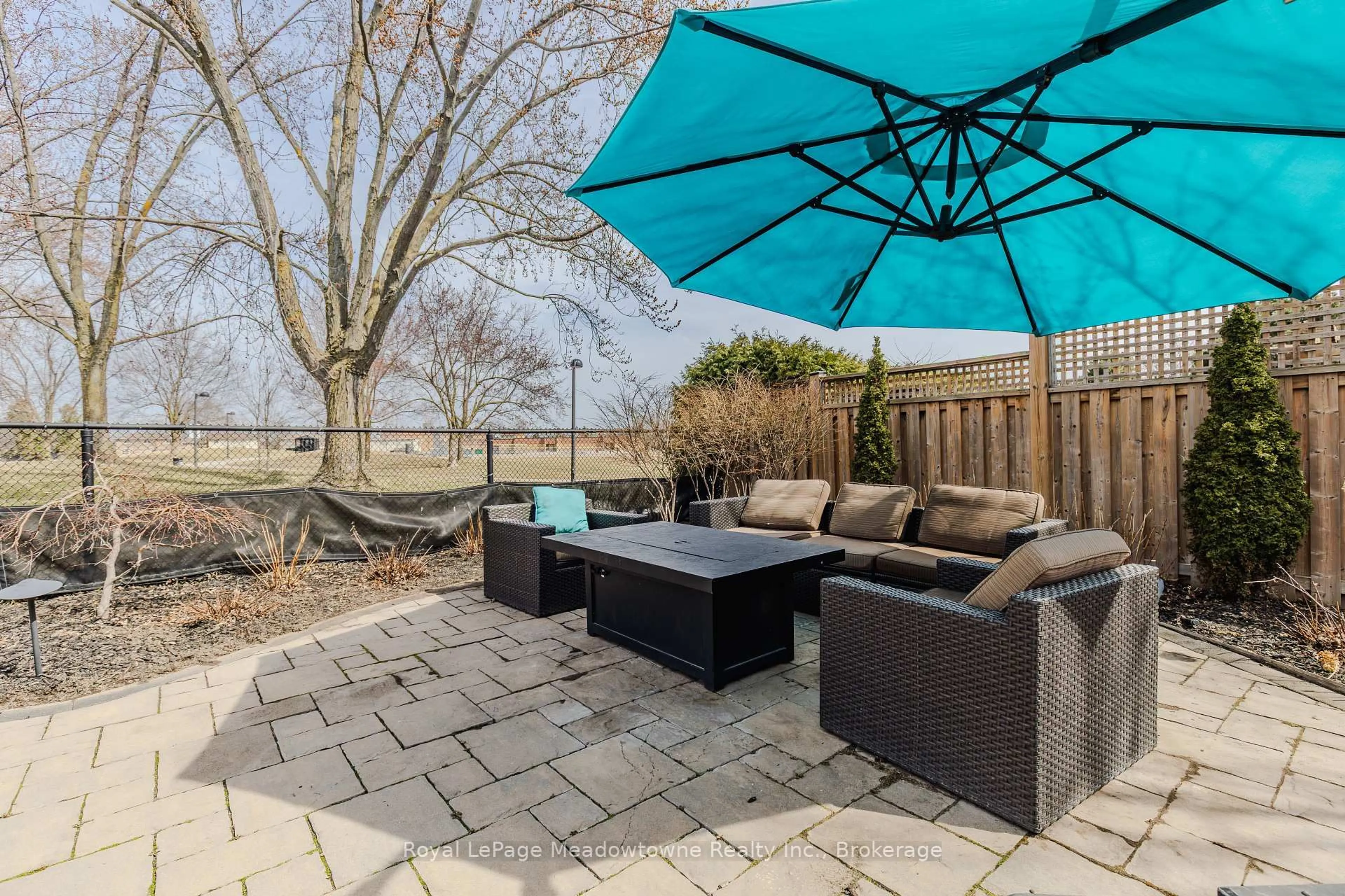 Patio, water/lake/river/ocean view for 740 Robertson Cres, Milton Ontario L9T 4W4