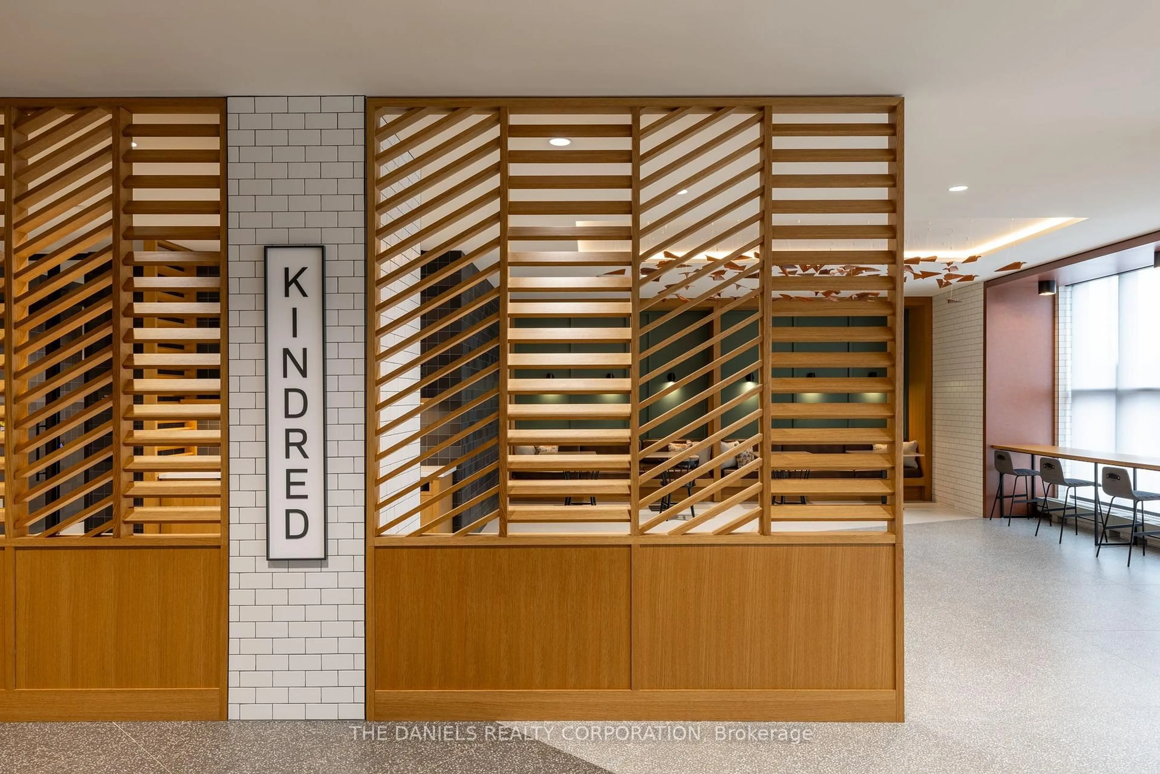 Indoor foyer for 2495 Eglinton Ave #1607, Mississauga Ontario L5M 2T2