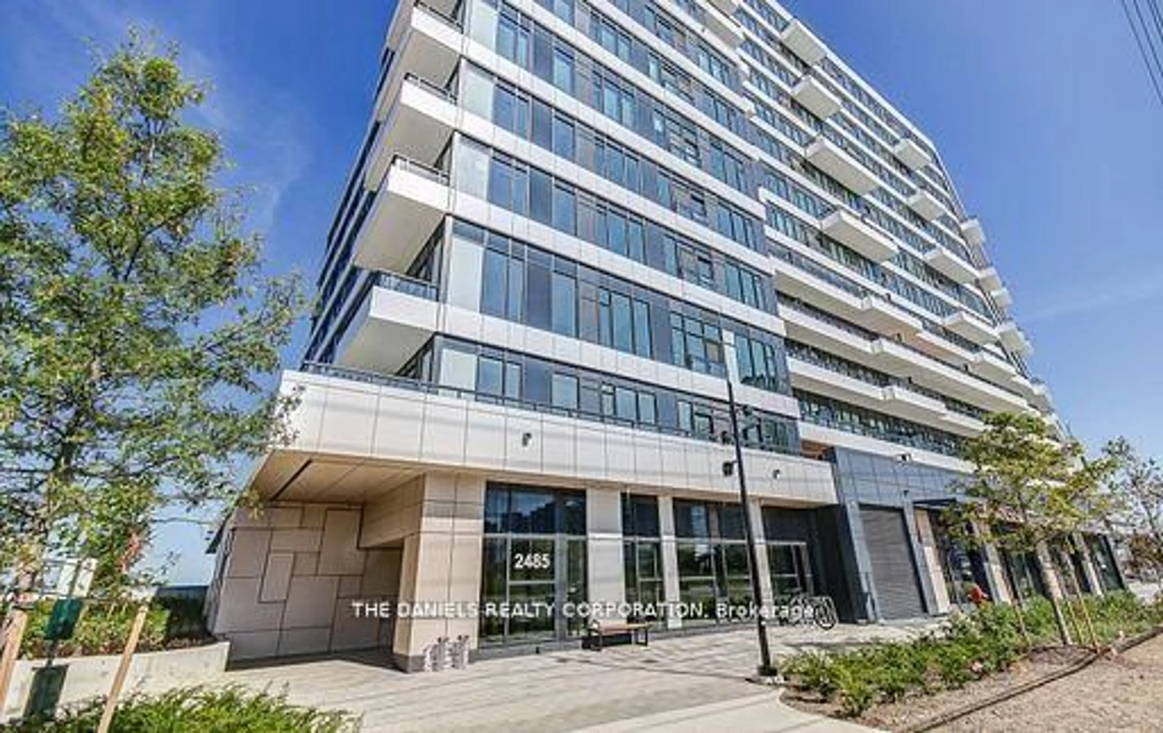 Indoor foyer for 2485 Eglinton Ave #1213, Mississauga Ontario L5M 2T1