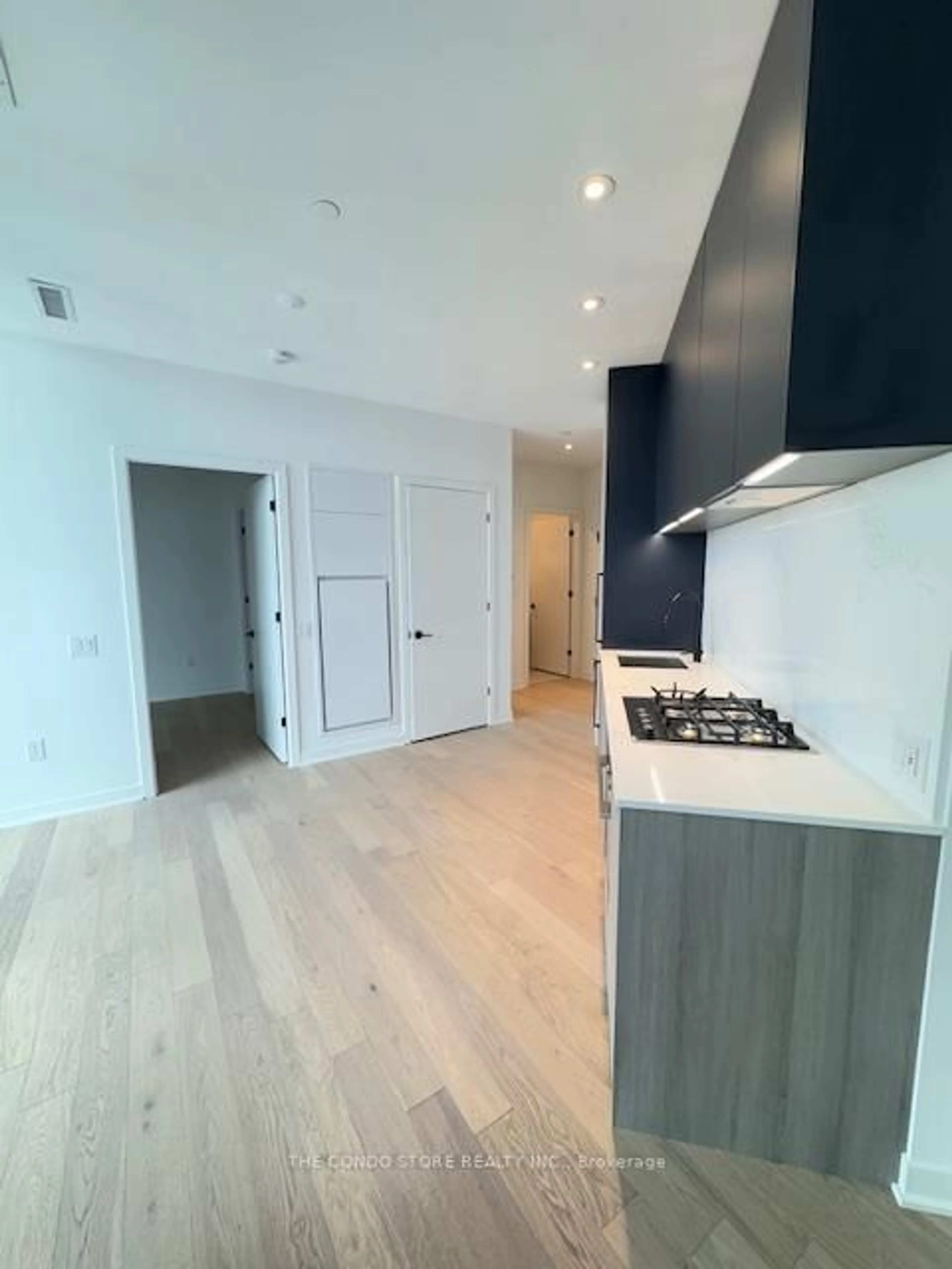 A pic of a room for 2625 Dundas St #809, Toronto Ontario M6P 0C5