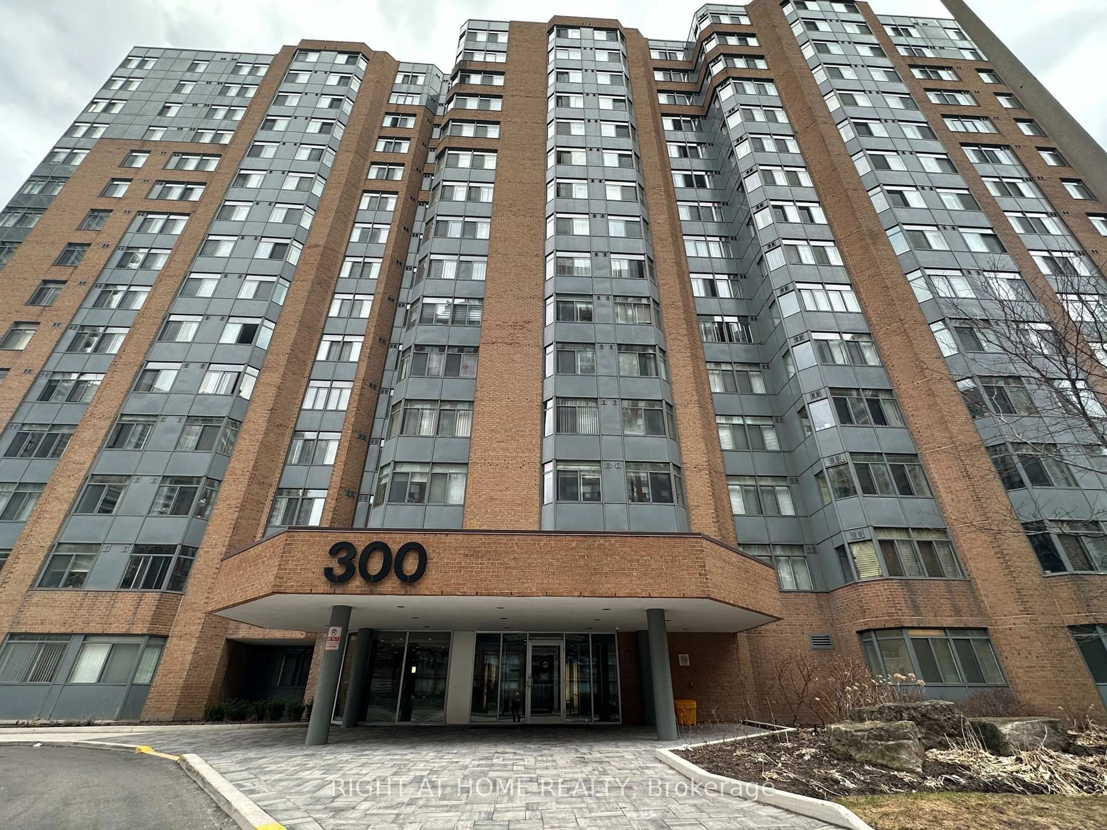 Indoor foyer for 300 Webb Dr #1406, Mississauga Ontario L5B 3W3