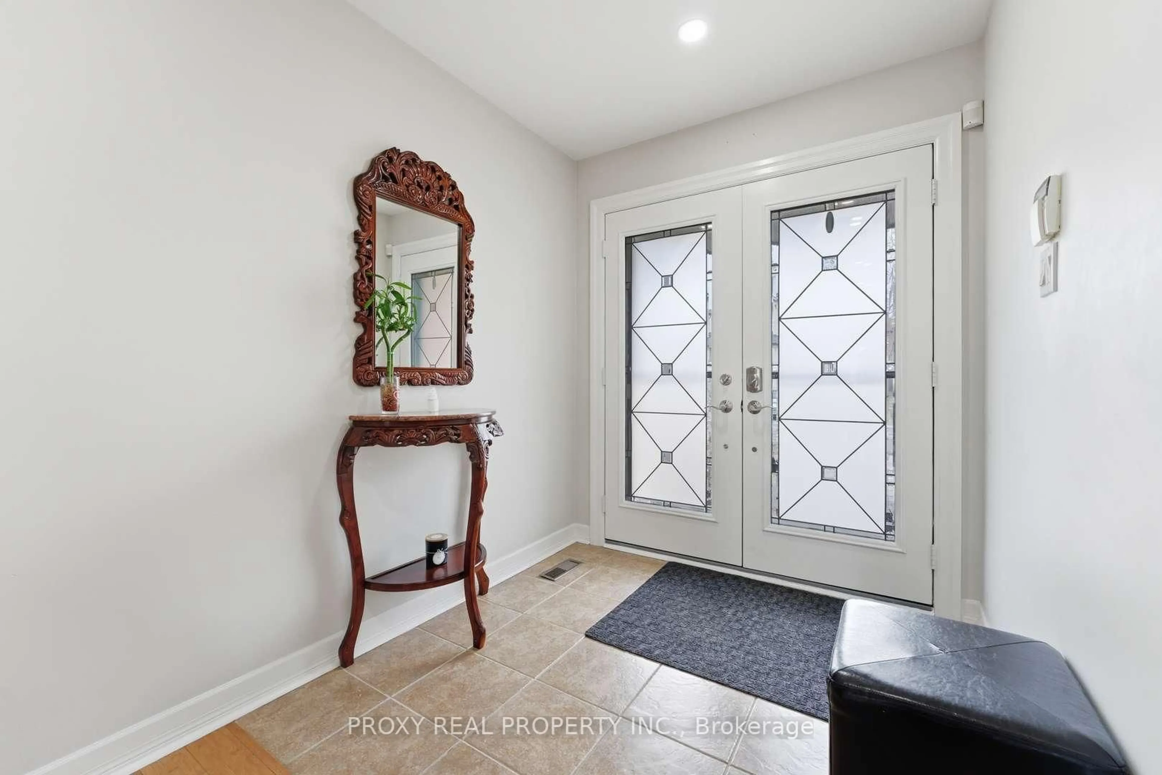 Indoor entryway for 9 Bolton Camp Way, Caledon Ontario L7E 2Y7