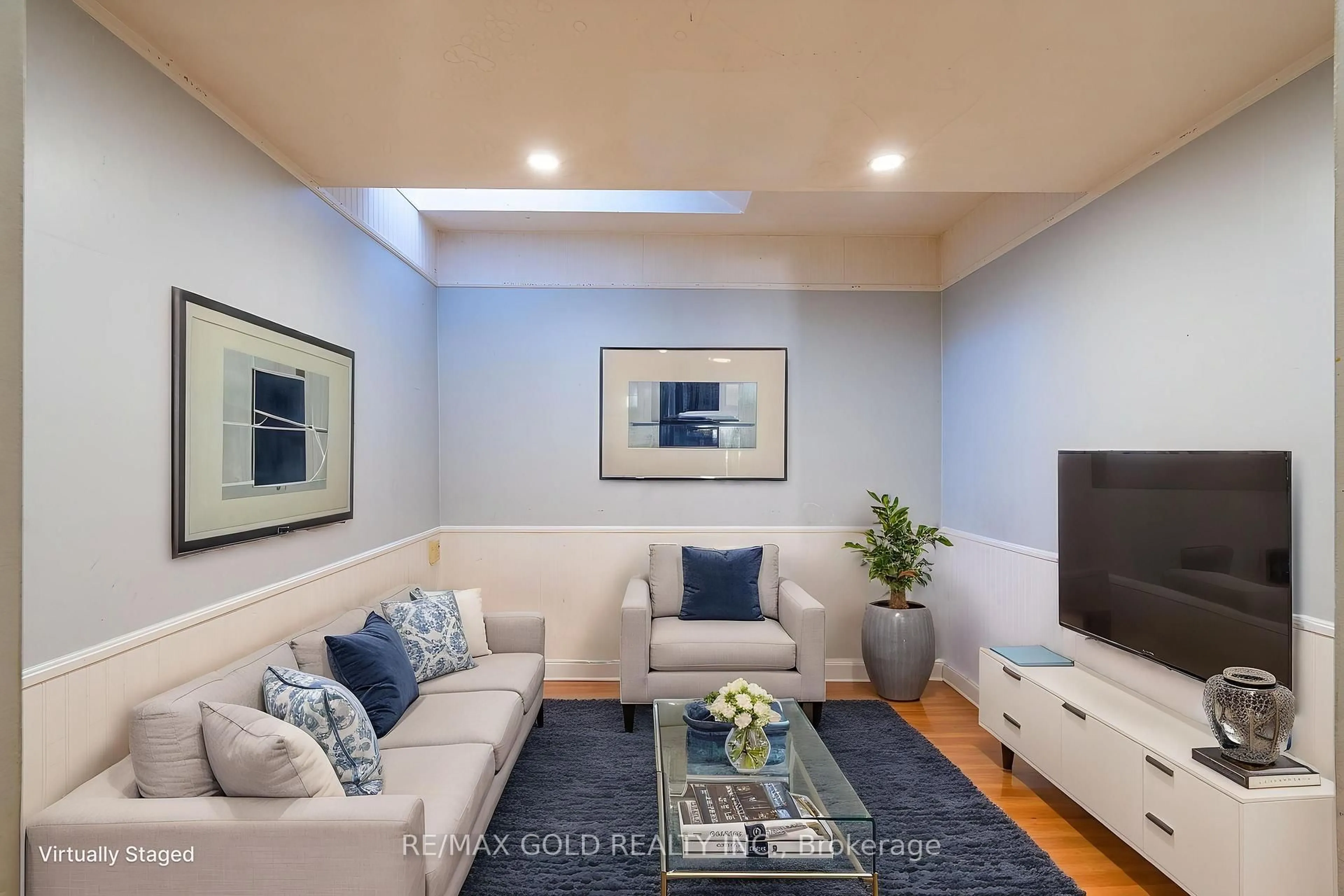 Living room with furniture, unknown for 25 Clover Bloom Rd, Brampton Ontario L6R 1R8