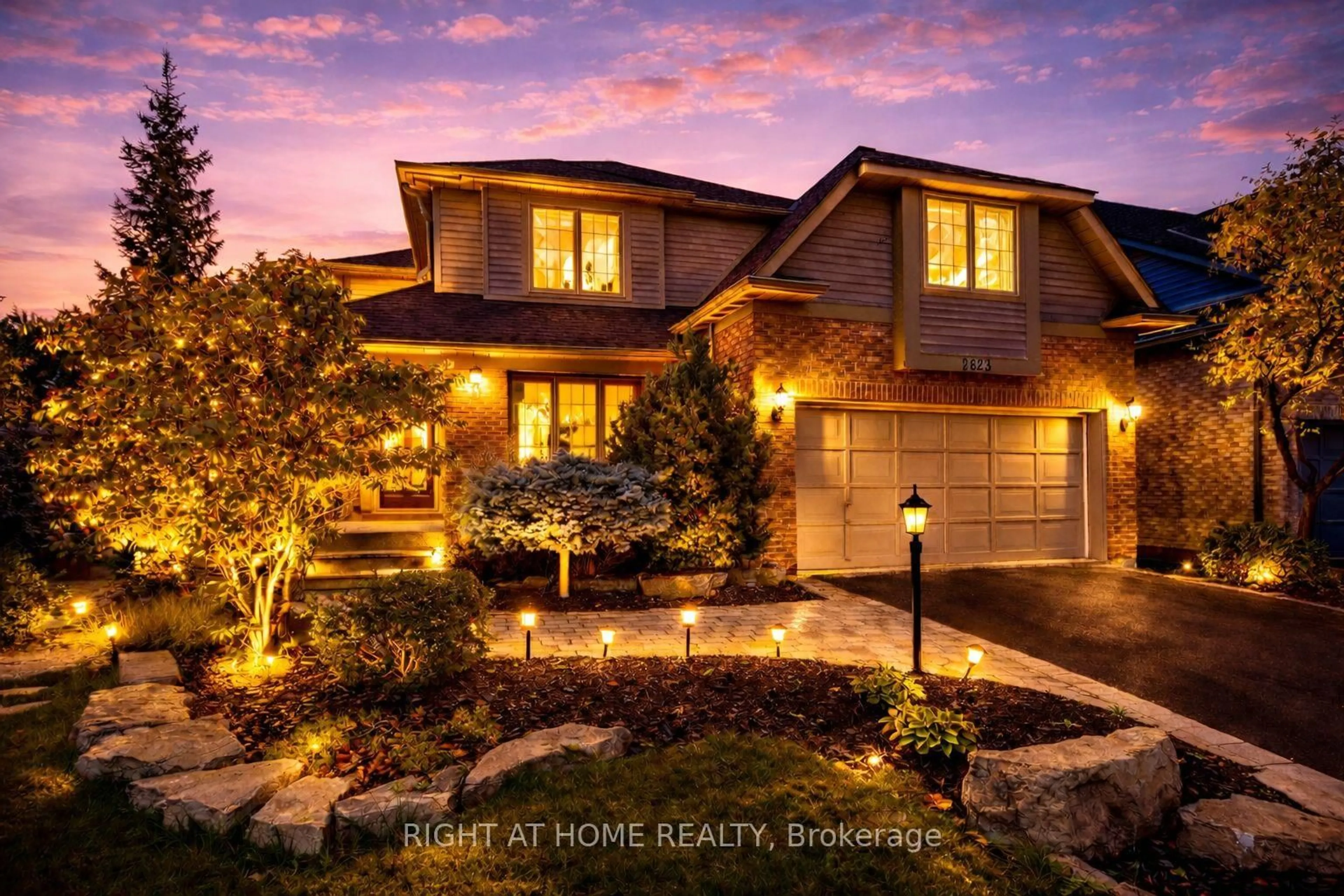 Home with brick exterior material, street for 2623 Charlotte Crt, Mississauga Ontario L5M 5E6