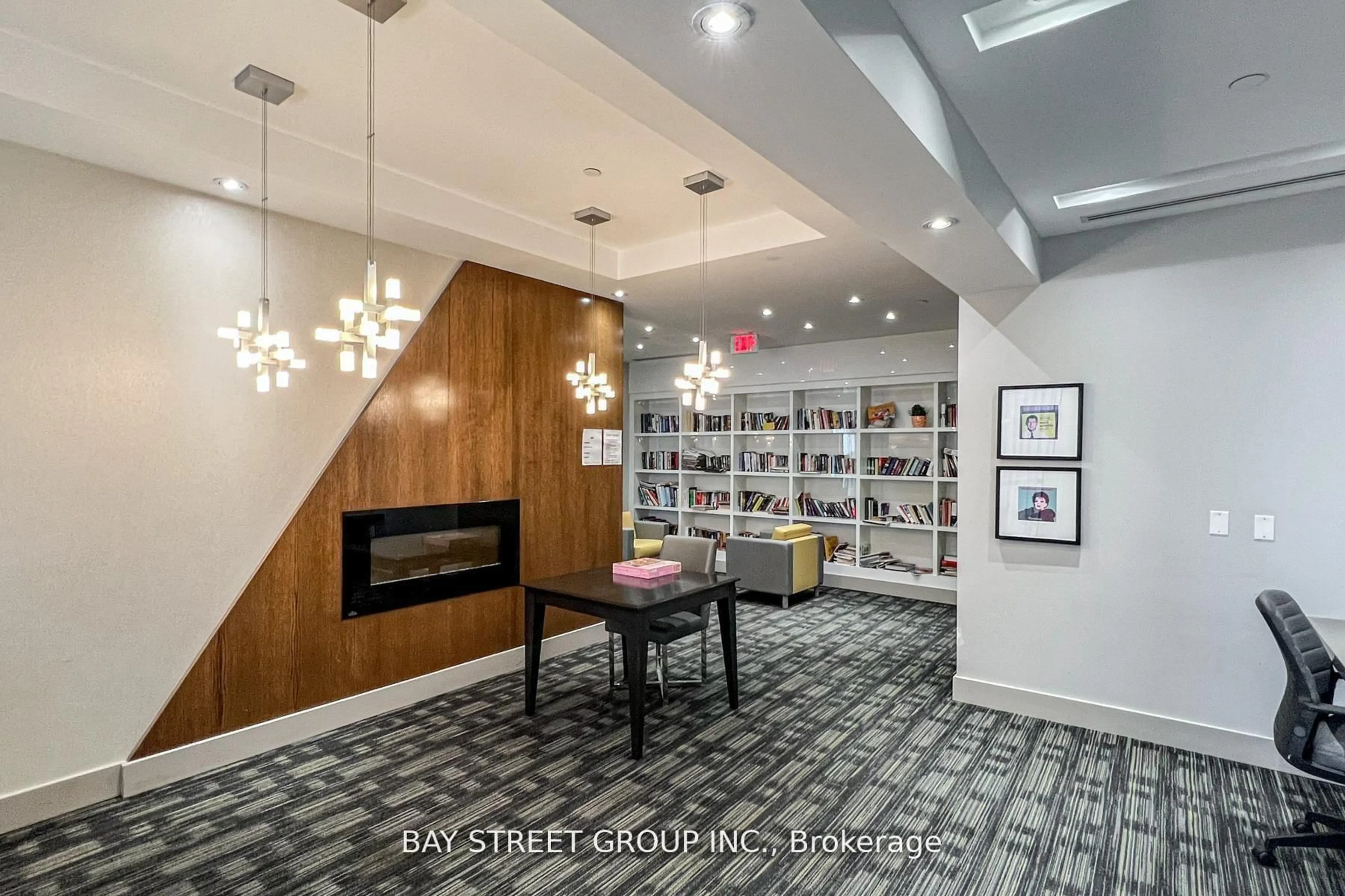 Indoor foyer for 75 Eglinton Ave #2801, Mississauga Ontario L5R 0E5