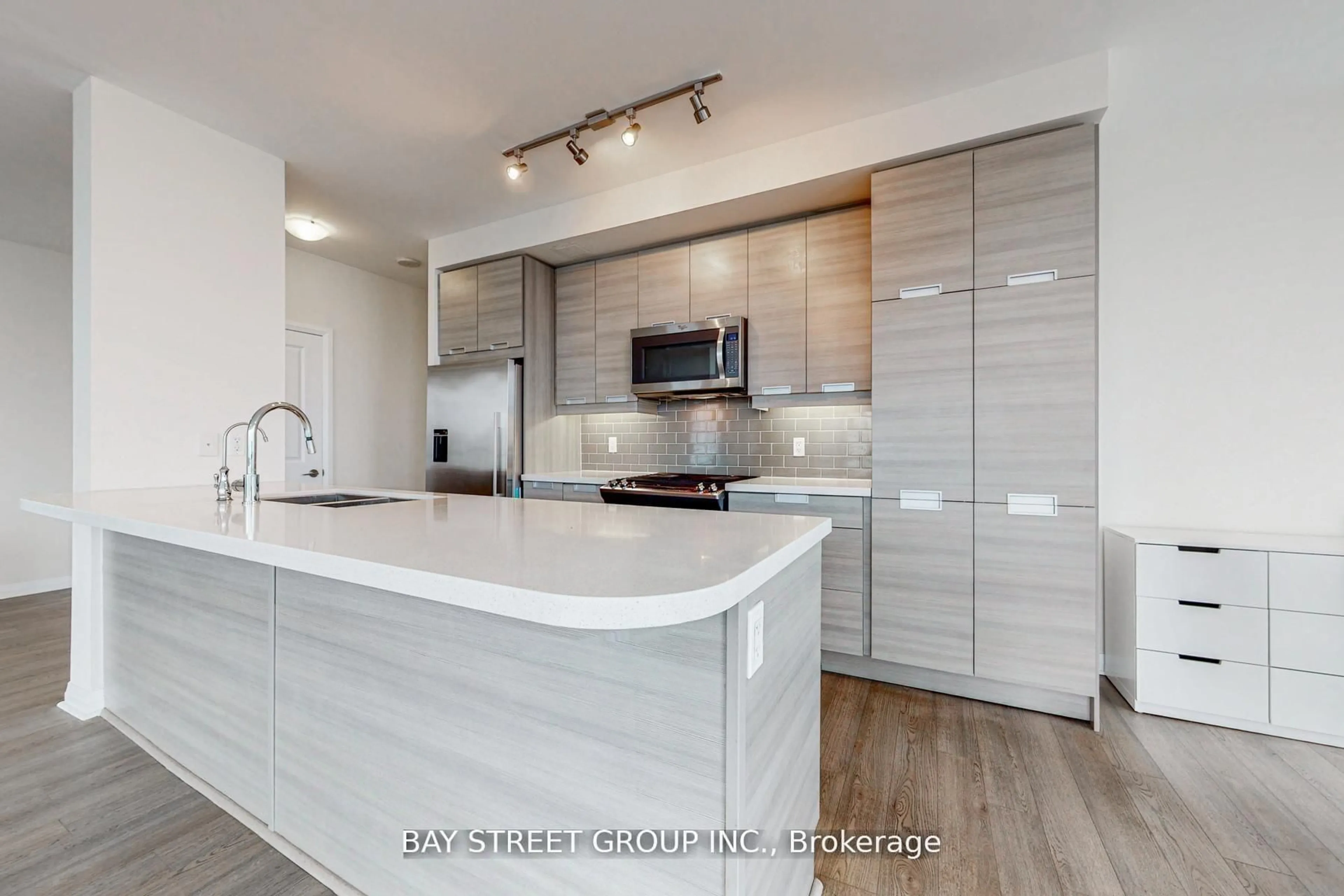 Open concept kitchen, unknown for 75 Eglinton Ave #2801, Mississauga Ontario L5R 0E5