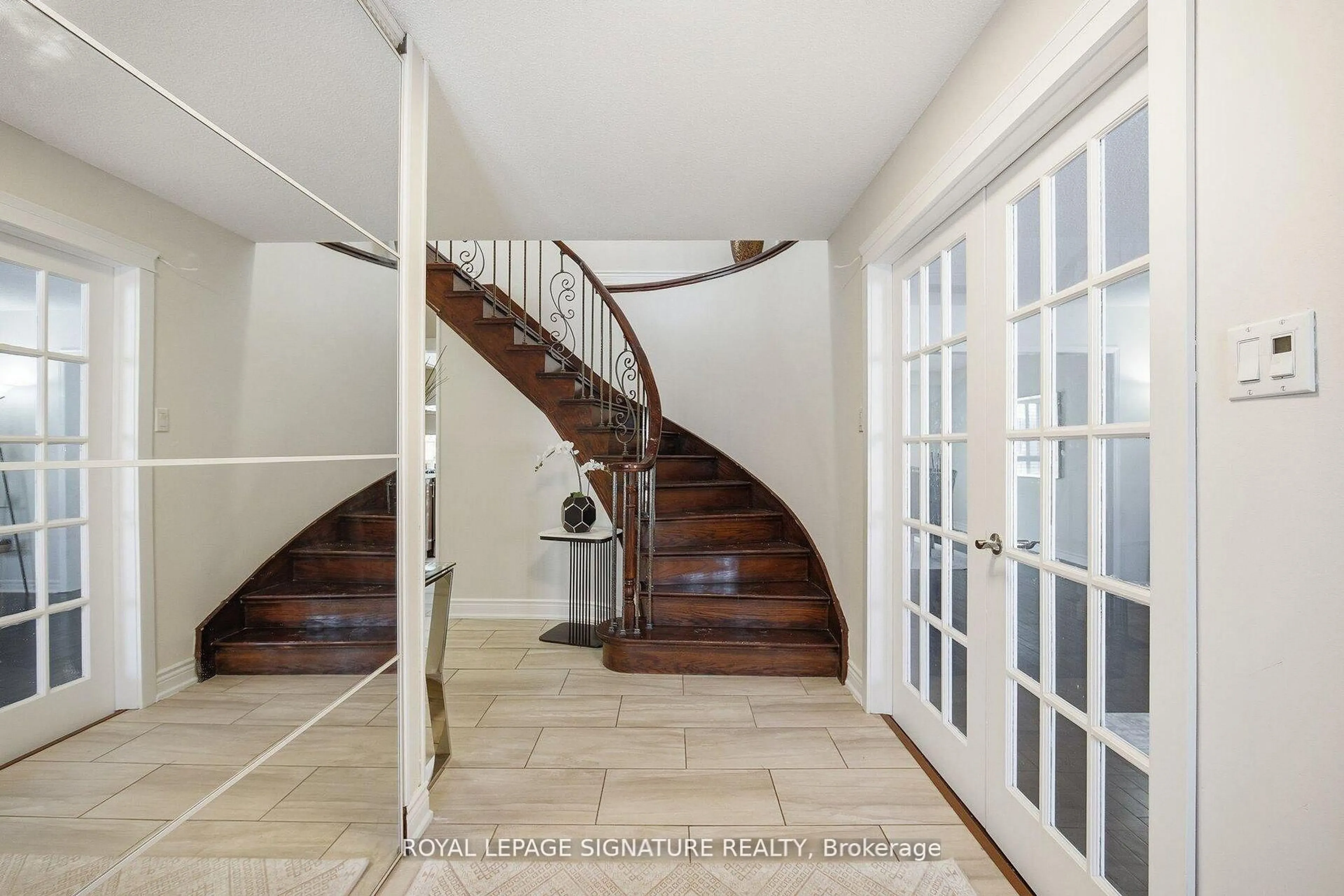 Unknown for 6326 Millers Grve, Mississauga Ontario L5N 3H7