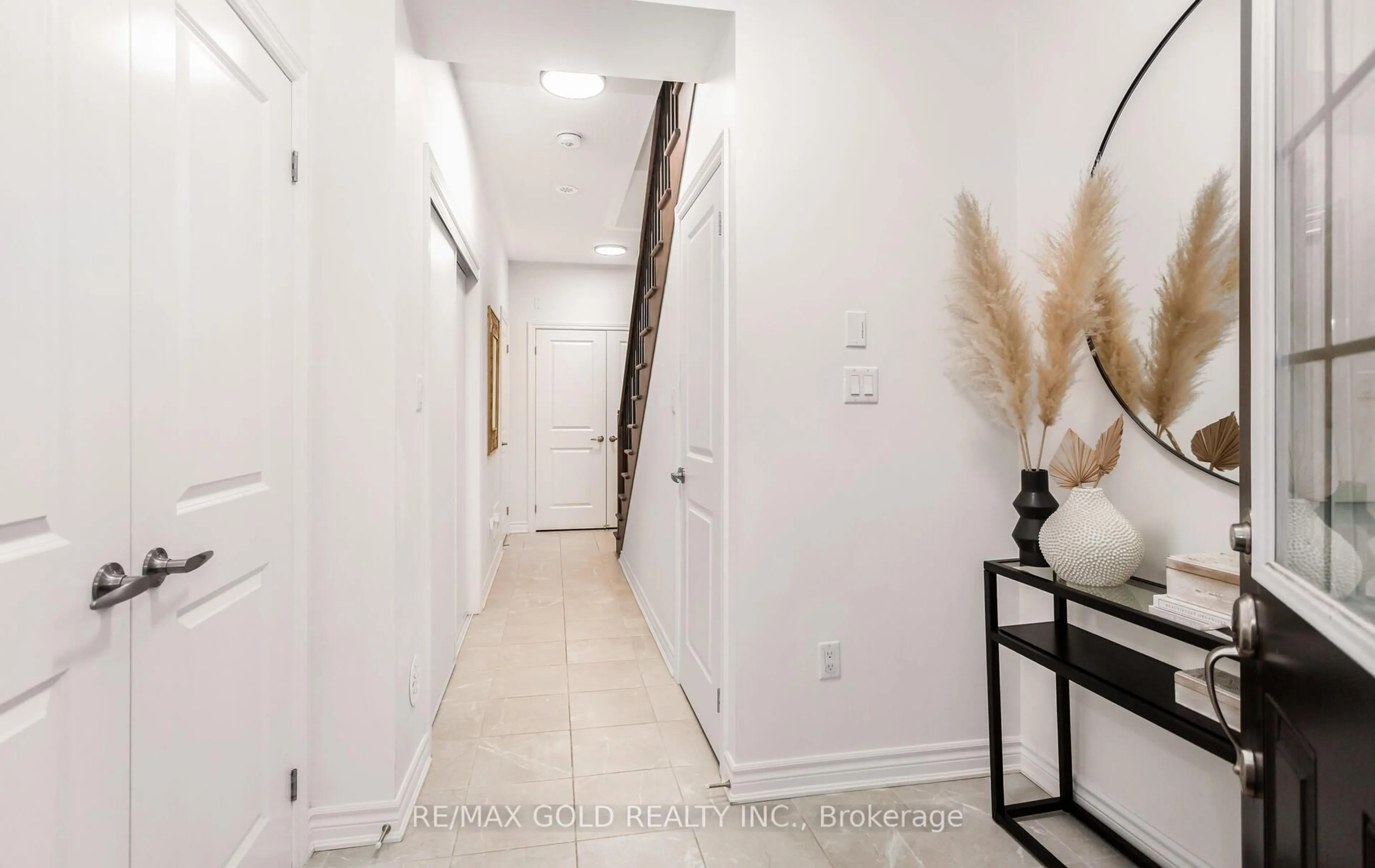 Indoor entryway for 1185 Lloyd Landing, Milton Ontario L9T 2X5