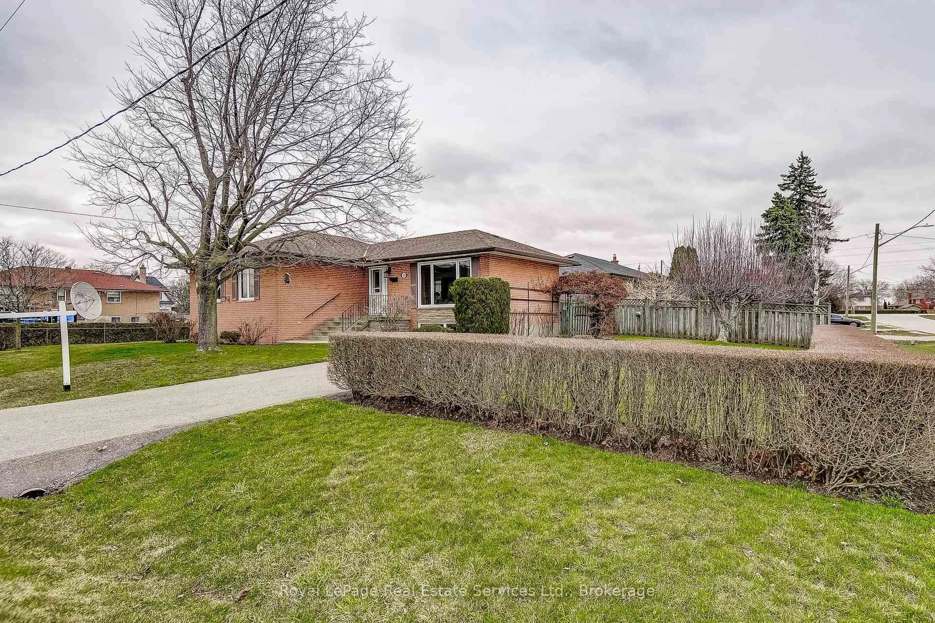 Home with brick exterior material, street for 339 Weighton Ave, Oakville Ontario L6R 2R5
