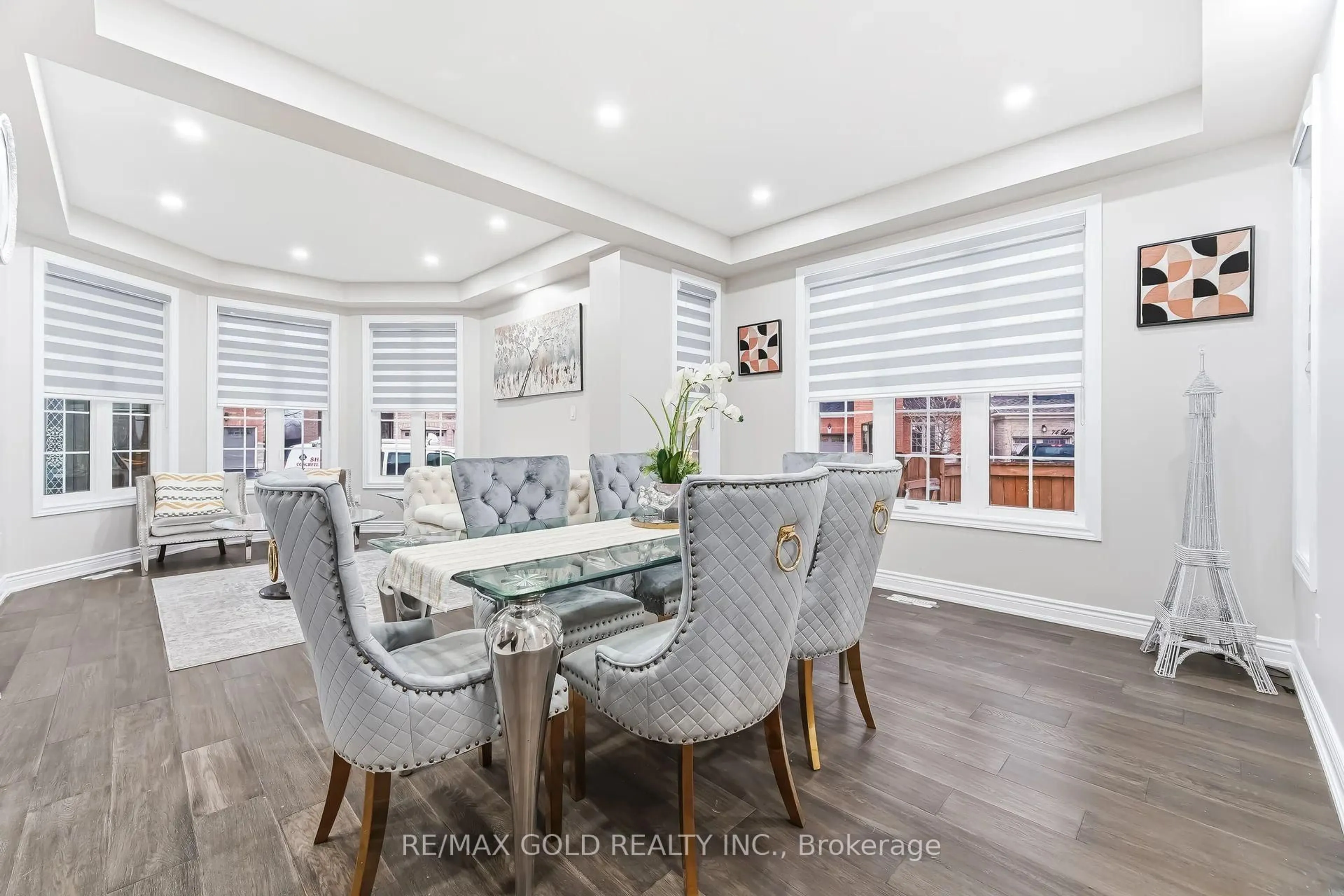 Dining room, unknown for 29 Laurentide Cres, Brampton Ontario L6P 1Y3