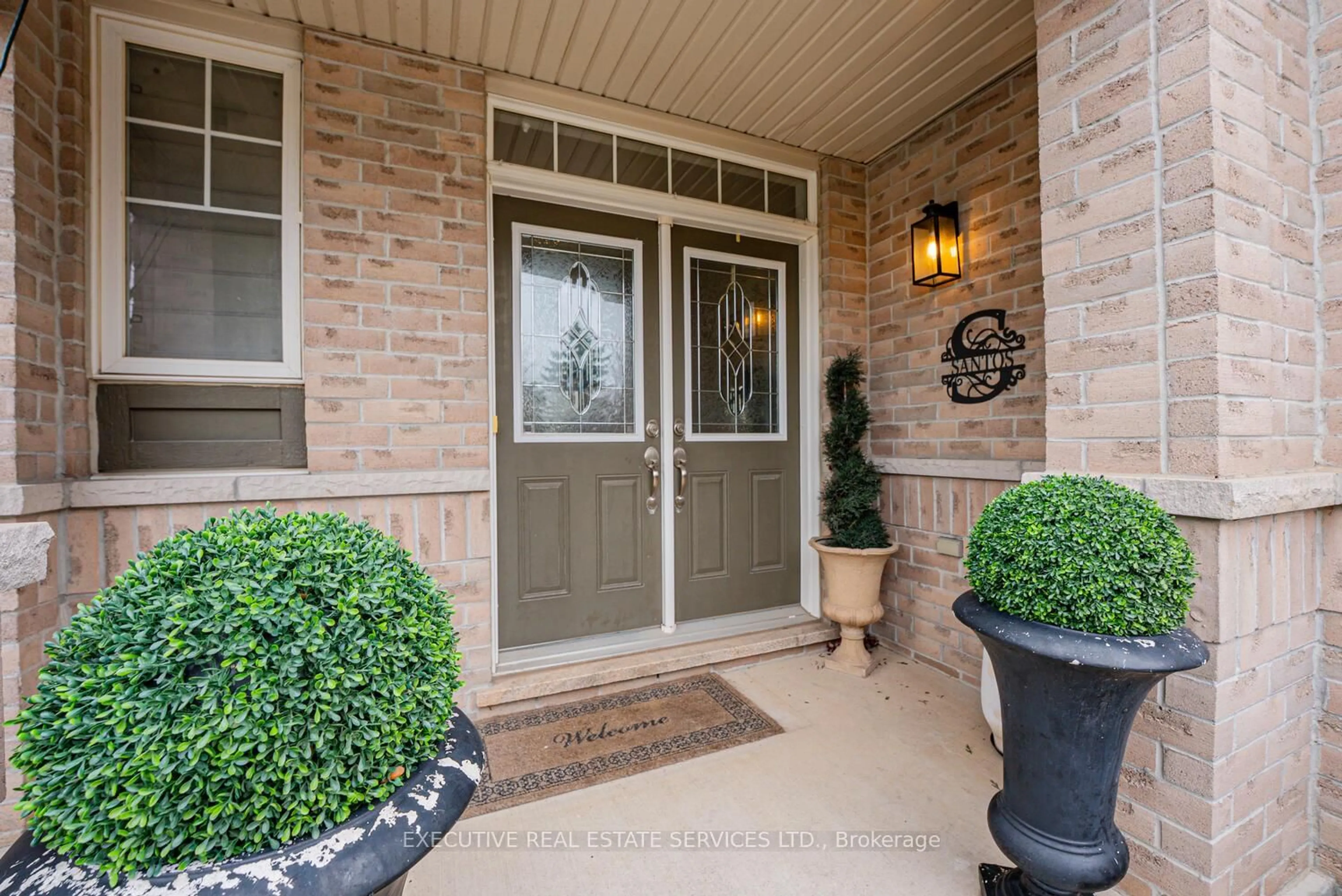 Indoor entryway for 3275 Stalybridge Dr #21, Oakville Ontario L6M 0L2