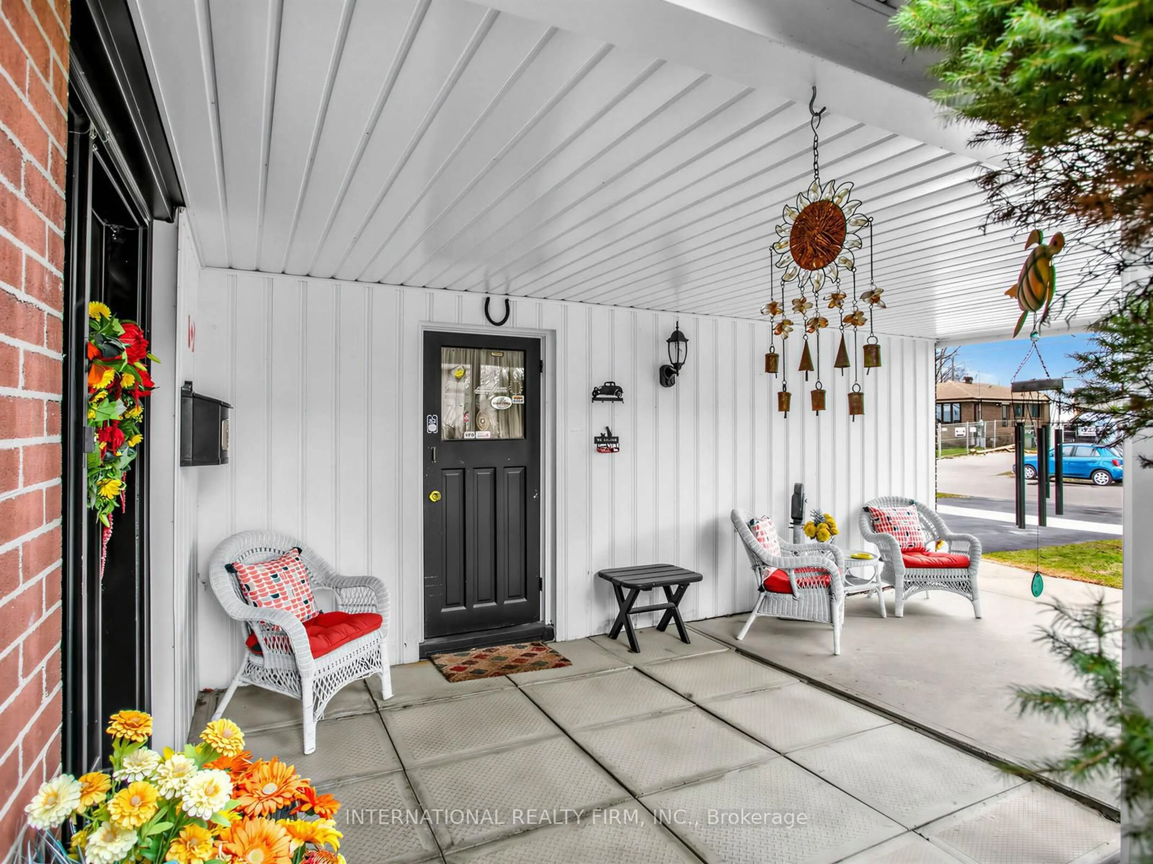 Indoor entryway for 5 Castlebar Rd, Toronto Ontario M8Z 2J4