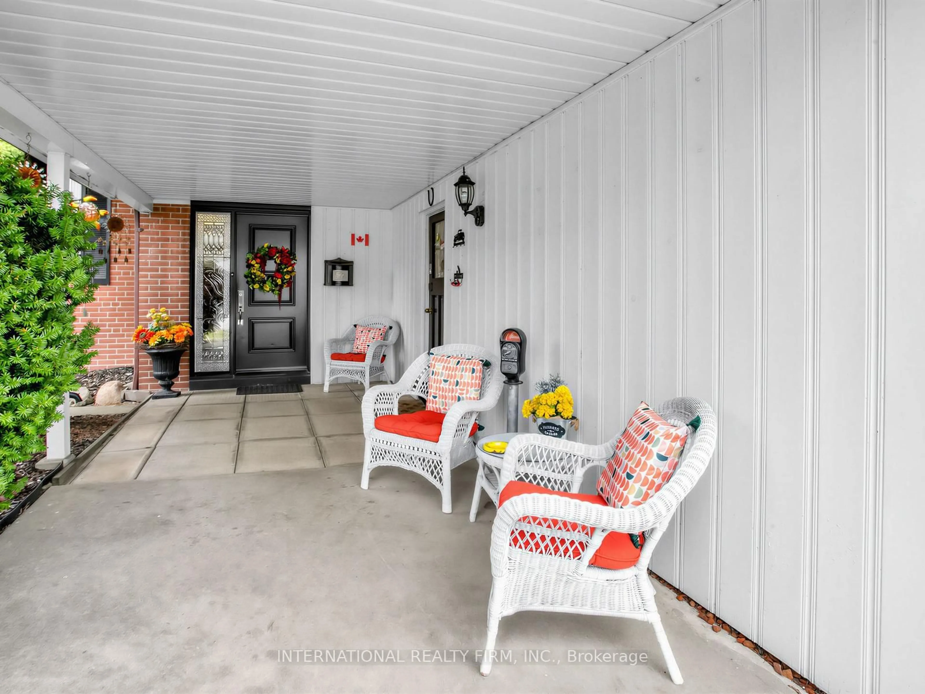 Patio, street for 5 Castlebar Rd, Toronto Ontario M8Z 2J4