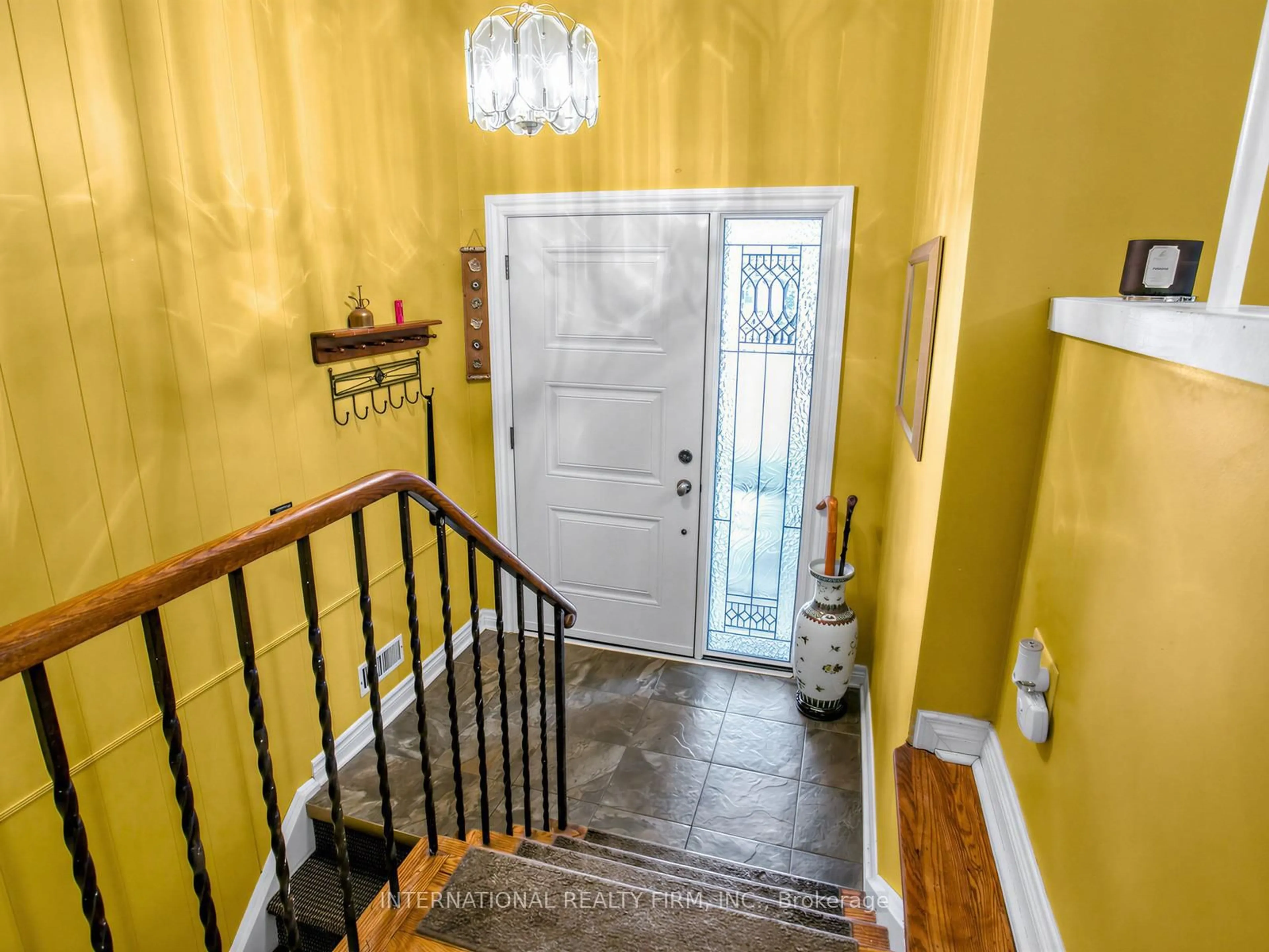 Indoor entryway for 5 Castlebar Rd, Toronto Ontario M8Z 2J4