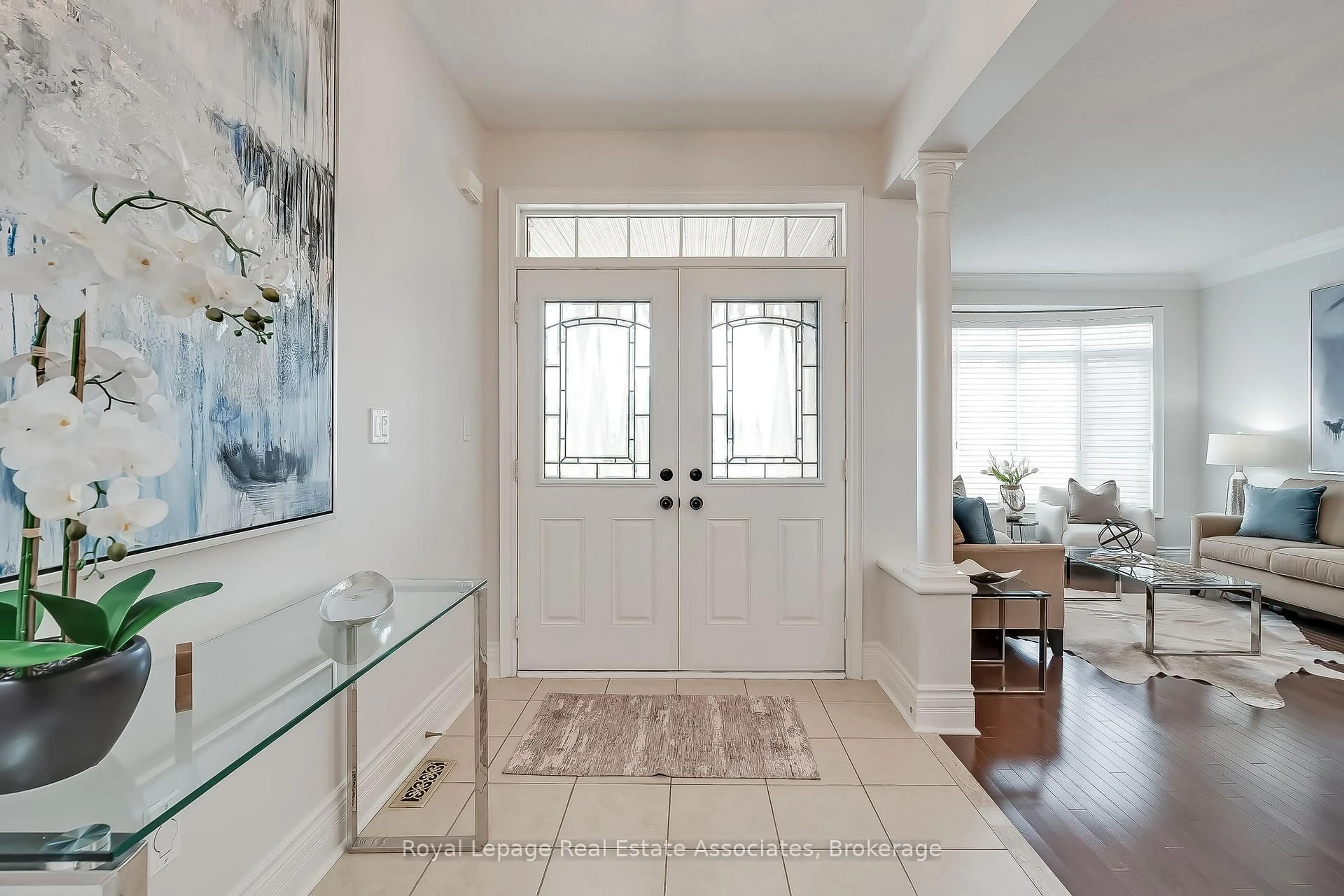 Indoor entryway for 2263 Wuthering Heights Way, Oakville Ontario L6M 0A6