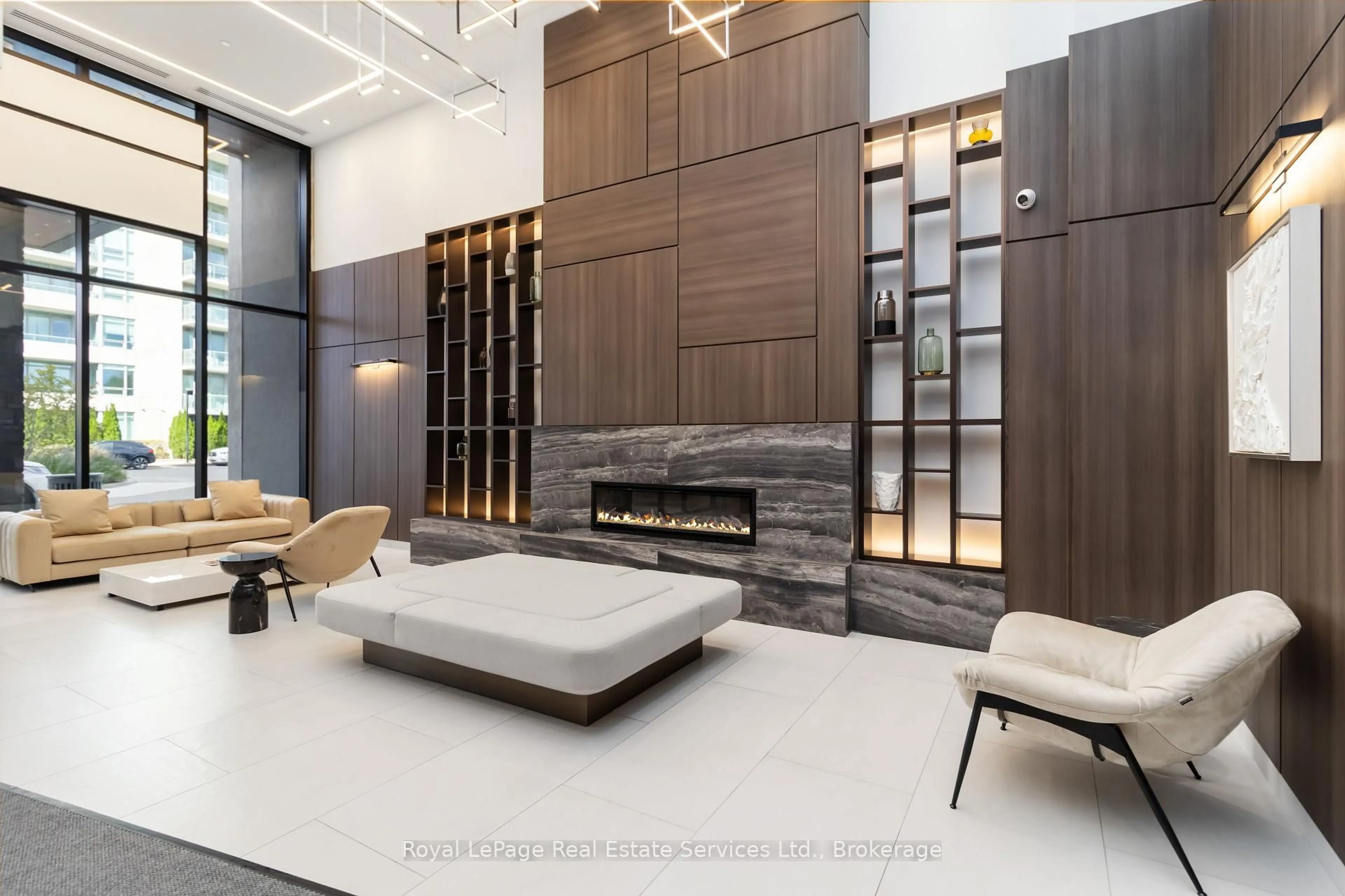 Lobby for 1035 Southdown Rd #601, Mississauga Ontario L5J 0A2